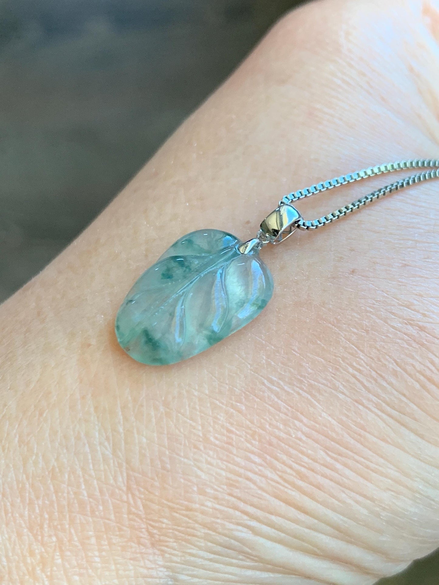 Natural Grade A Icy Highly Translucent Light Green Marbled Jade Jadeite Carved Leaf Petite Pendant 18K White Gold 天然冰起光飘花翡翠叶子镶嵌小吊坠 XPY154A
