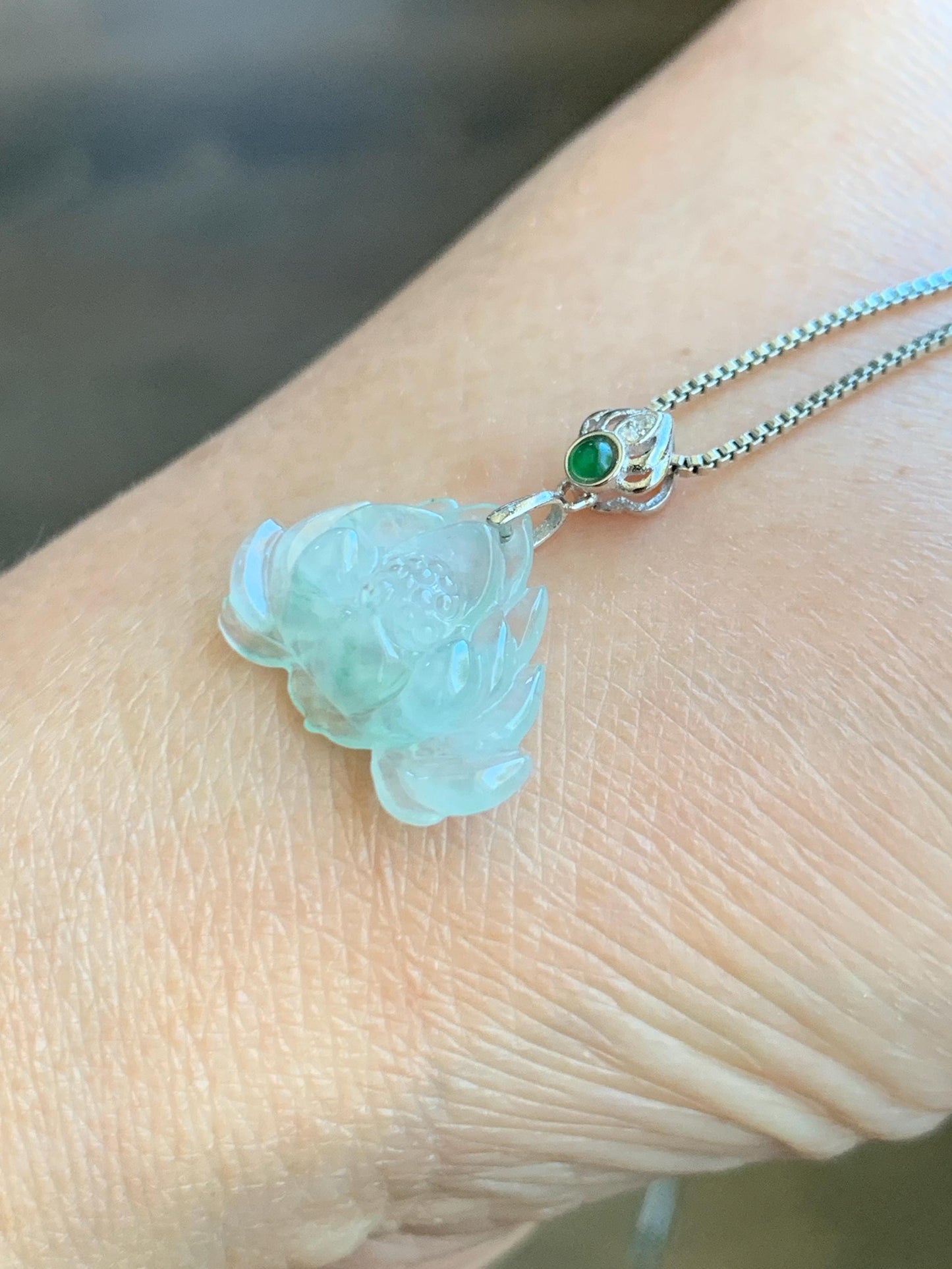 Natural Grade A Icy Highly Translucent Light Green Marbled Jade Jadeite Lotus Flower Petite Pendant Sterling Silver 天然冰晴飘花翡翠迷你莲花镶嵌吊坠 QPM165