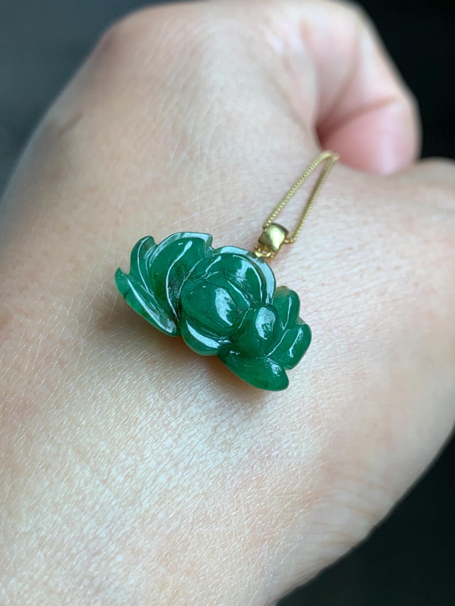 Natural Grade A Icy Translucent Gelatinous Intense Green Jade Jadeite Lotus Flower Pendant 18K Yellow Gold 2g 天然冰胶浓绿翡翠荷花镶嵌吊坠 MNL260