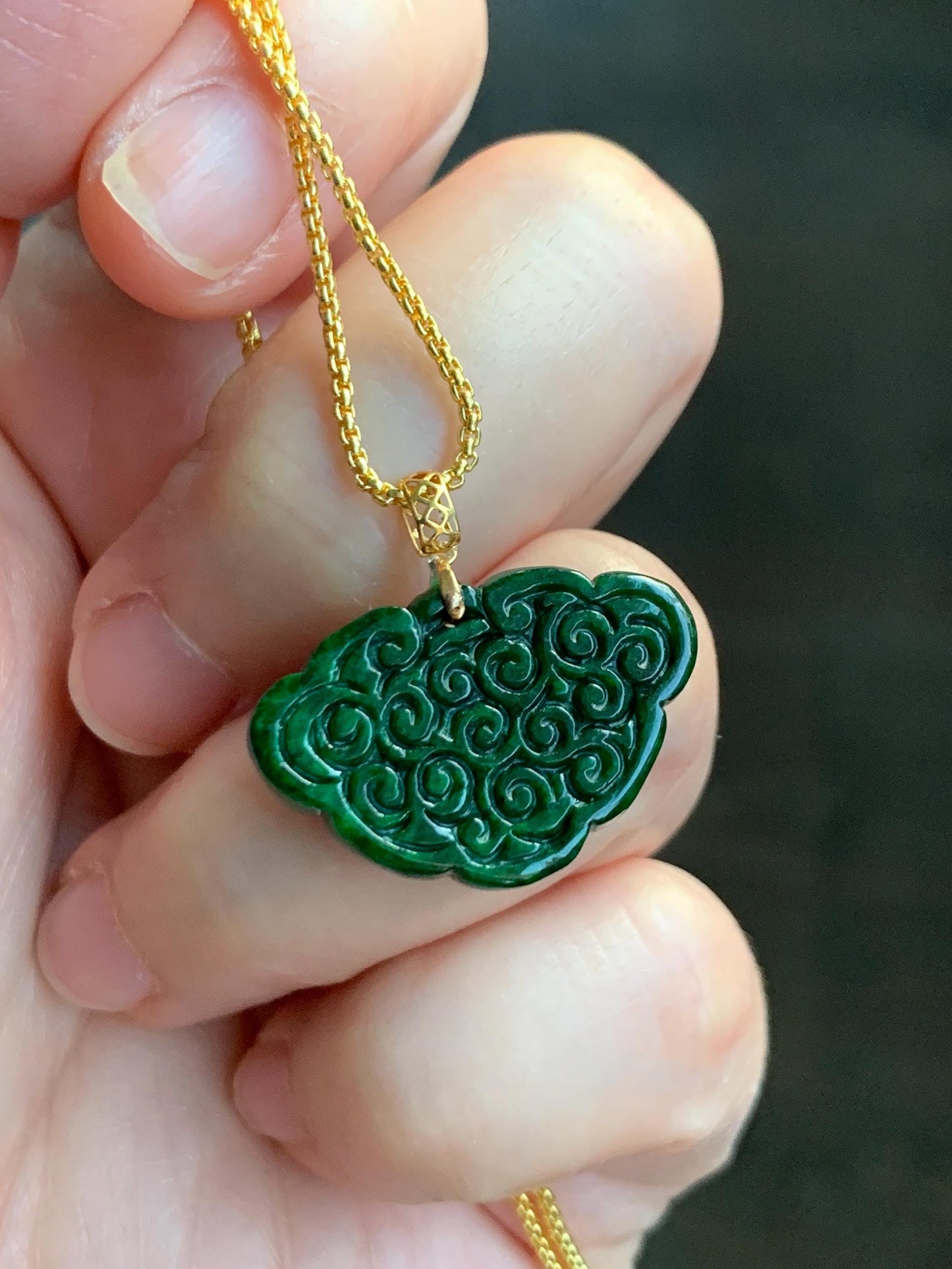 Natural Grade A Intense Green Jade Jadeite Engraved Ruyi Lock Pendant 18K Yellow Gold 5g 天然满绿花青翡翠仿古雕如意锁吊坠 HQR480