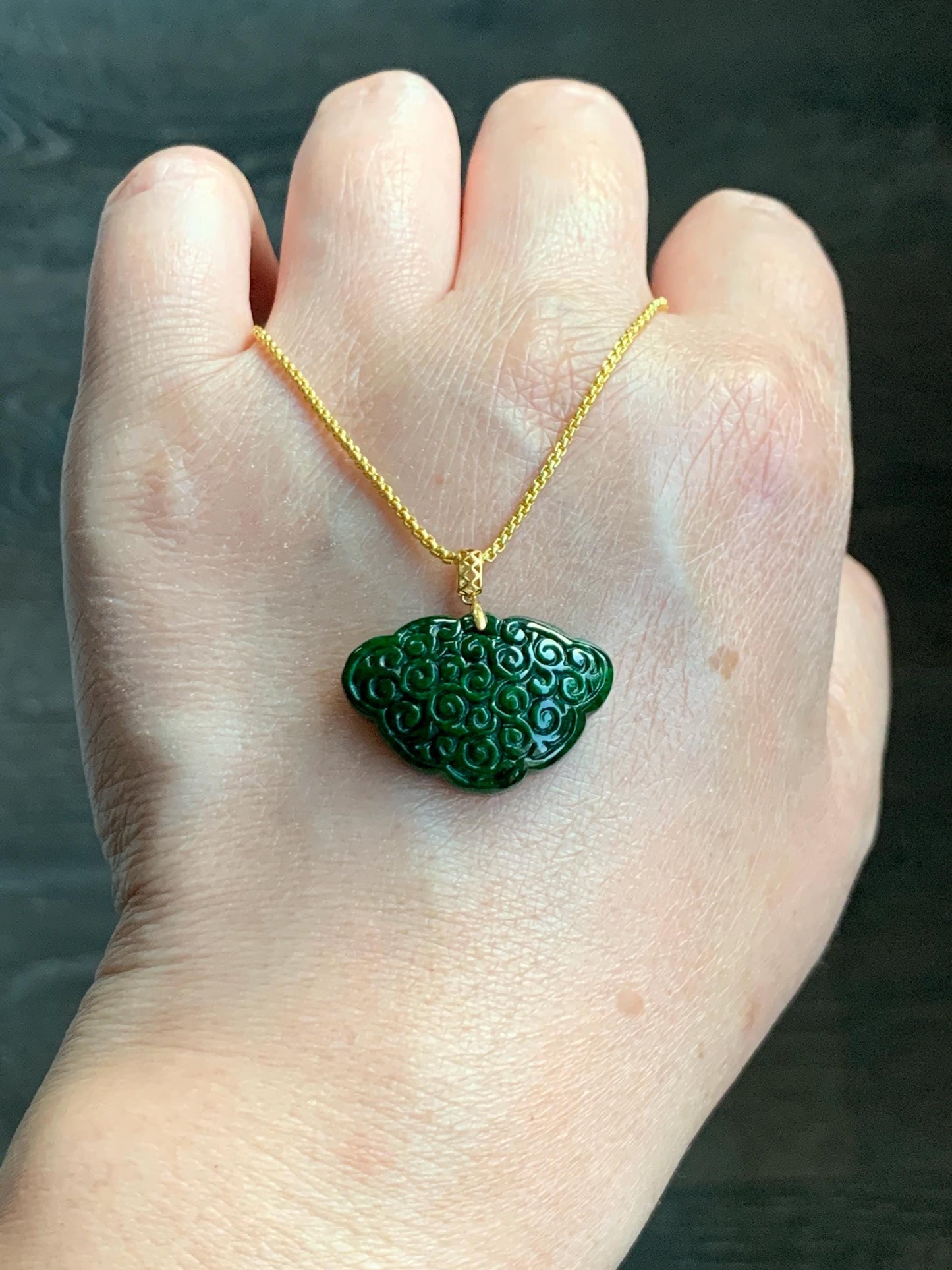 Natural Grade A Intense Green Jade Jadeite Engraved Ruyi Lock Pendant 18K Yellow Gold 5g 天然满绿花青翡翠仿古雕如意锁吊坠 HQR480