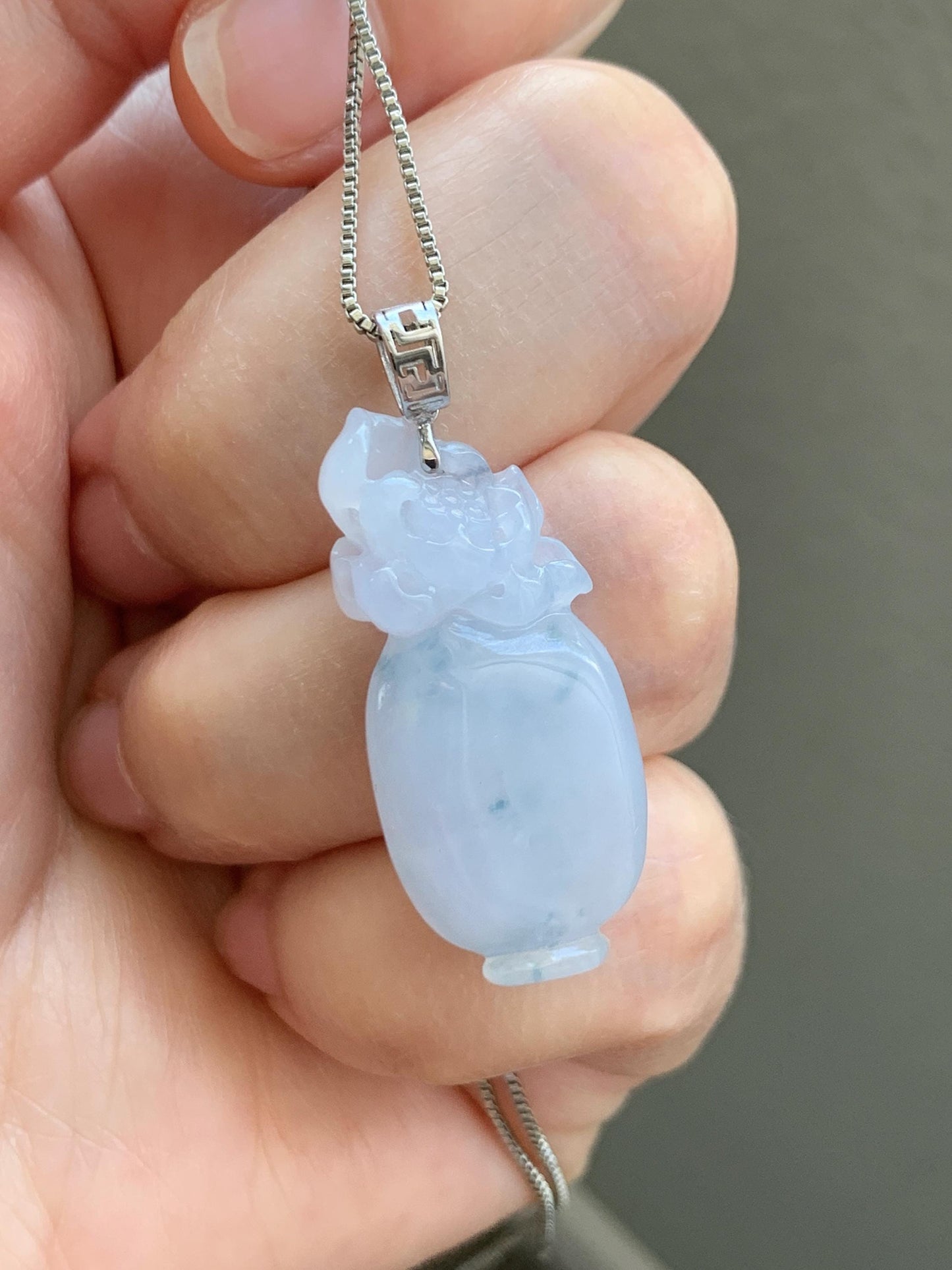 Natural Grade A Icy Translucent Gelatinous Pastel Purple Jade Jadeite Lotus Flower Vase Pendant 18K White Gold 天然冰胶淡紫飘花翡翠莲花宝瓶吊坠 MZP-A