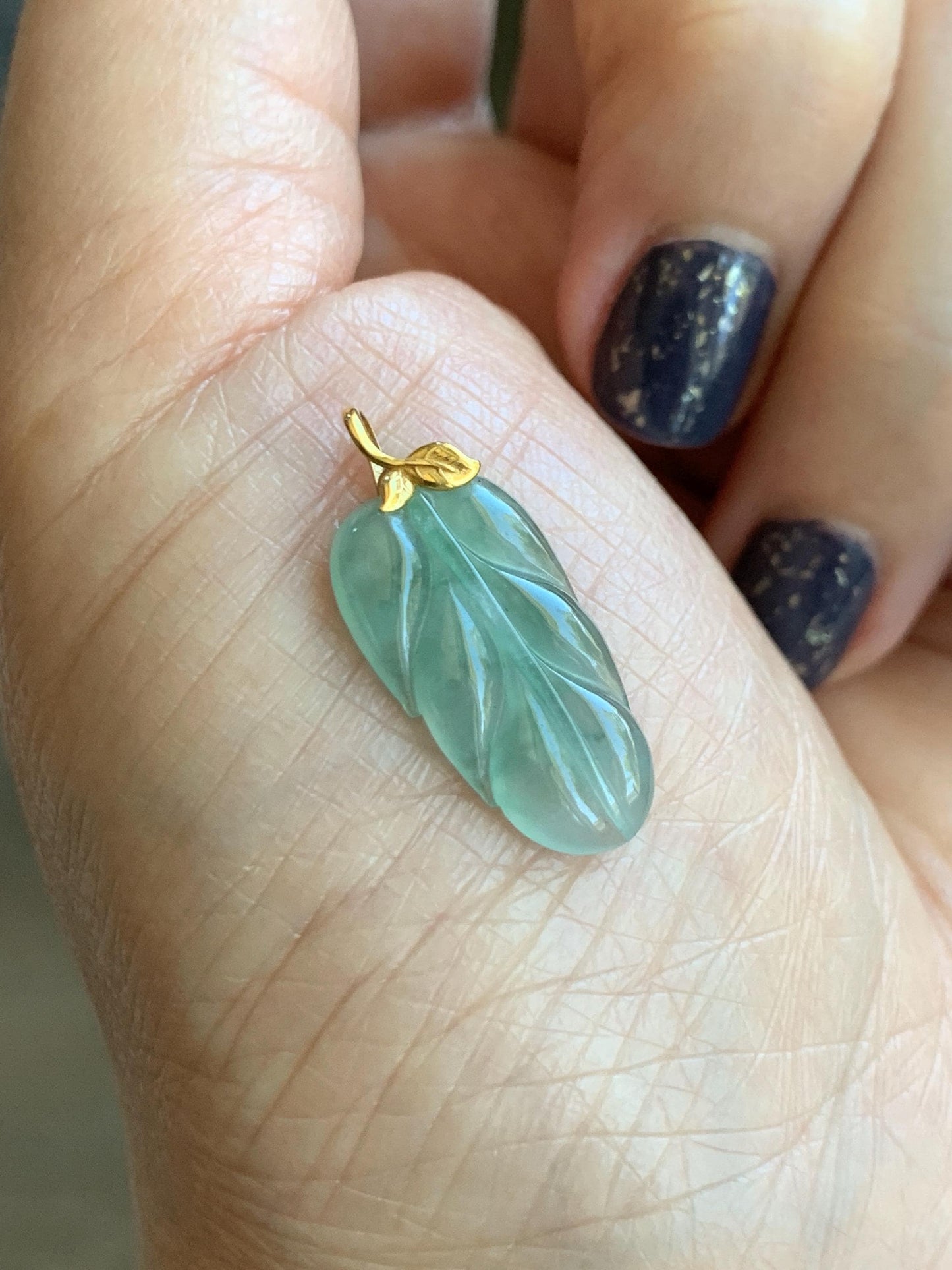 Natural Grade A Icy Highly Translucent Light Green Marbled Jade Jadeite Carved Leaf Petite Pendant 18K Yellow Gold 天然冰起光飘花翡翠大叶有成镶嵌小吊坠 XMY280