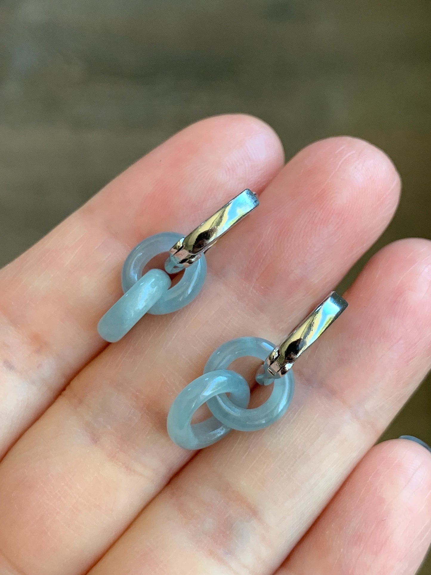 Natural Grade A Guatemalan Icy Translucent Pastel Dusty Blue Jadeite Interlocking Rings Hoop Earrings White Gold Plated 天然冰危淡蓝翡翠环环相扣耳包 HHZ76
