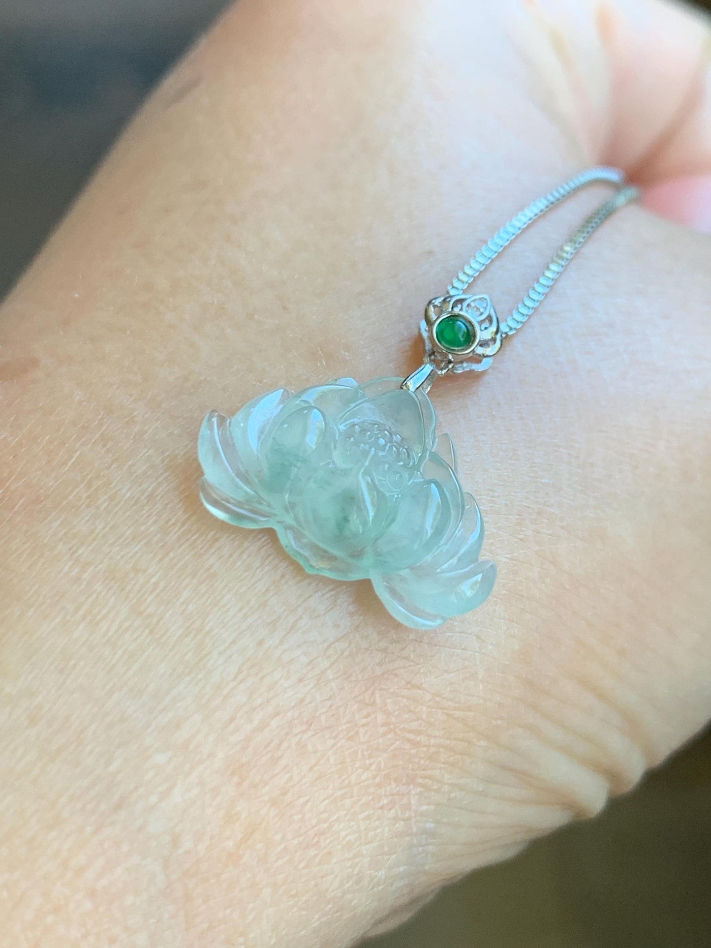 Natural Grade A Icy Highly Translucent Light Green Marbled Jade Jadeite Lotus Flower Petite Pendant Sterling Silver 天然冰晴飘花翡翠迷你莲花镶嵌吊坠 QPM165