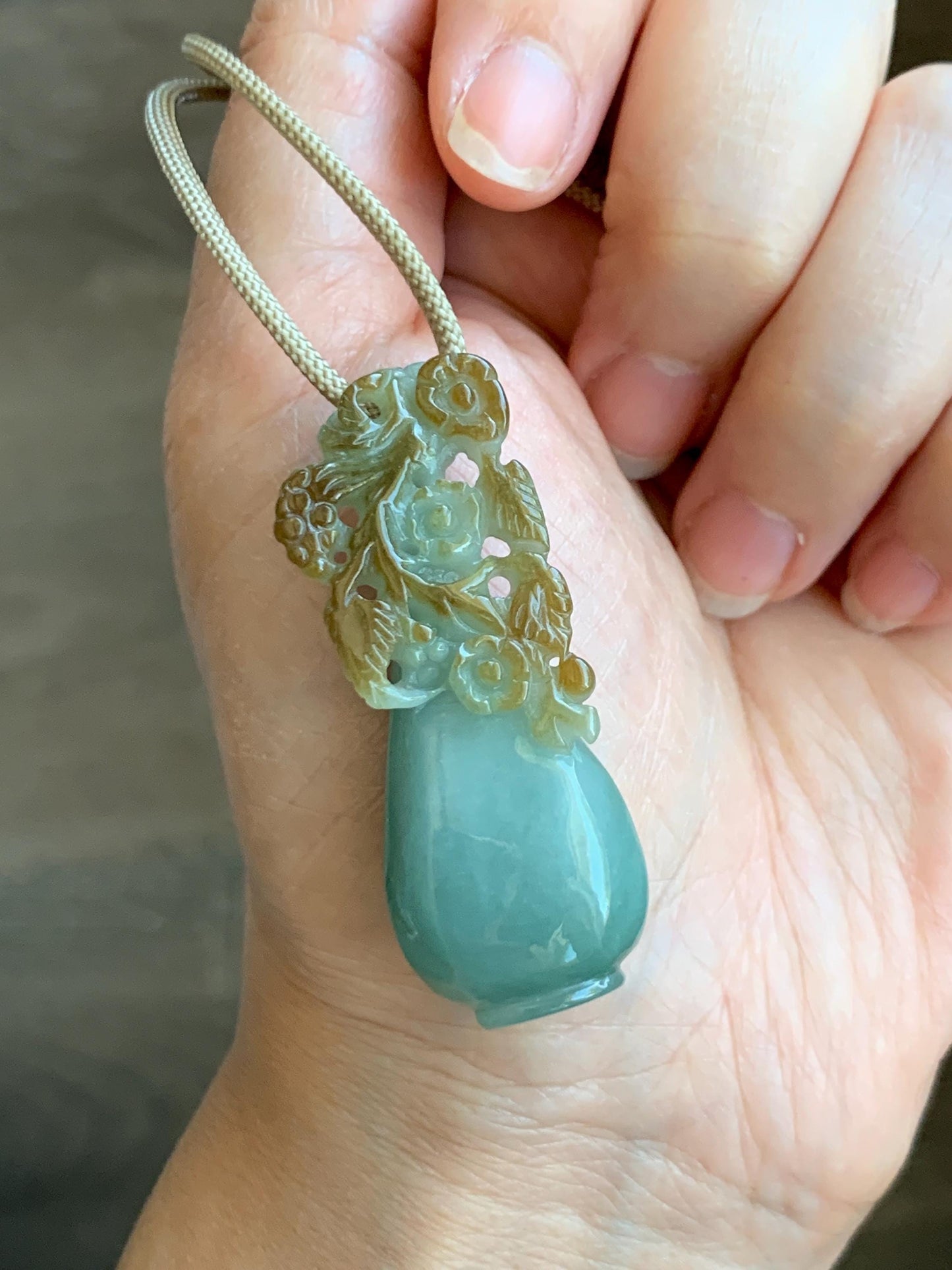 Natural Grade A Icy Translucent Dusty Blue Brown Marbled Jade Jadeite Carved Flower & Vase Pendant Rope Necklace 26” 20g 天然蓝棕双色翡翠花瓶吊坠 SCP194