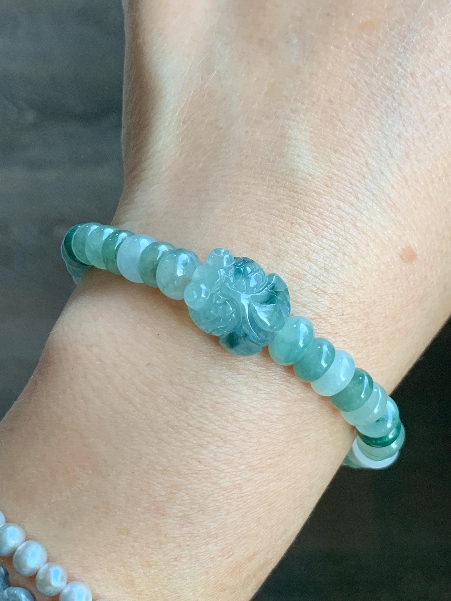 Natural Grade A Icy Translucent Multi-Shaded Light Green Jade Jadeite Drum Beads Goldfish Charm Beaded Bracelet 7" 天然冰胶浅绿多宝翡翠鼓珠金鱼手串 DBY291