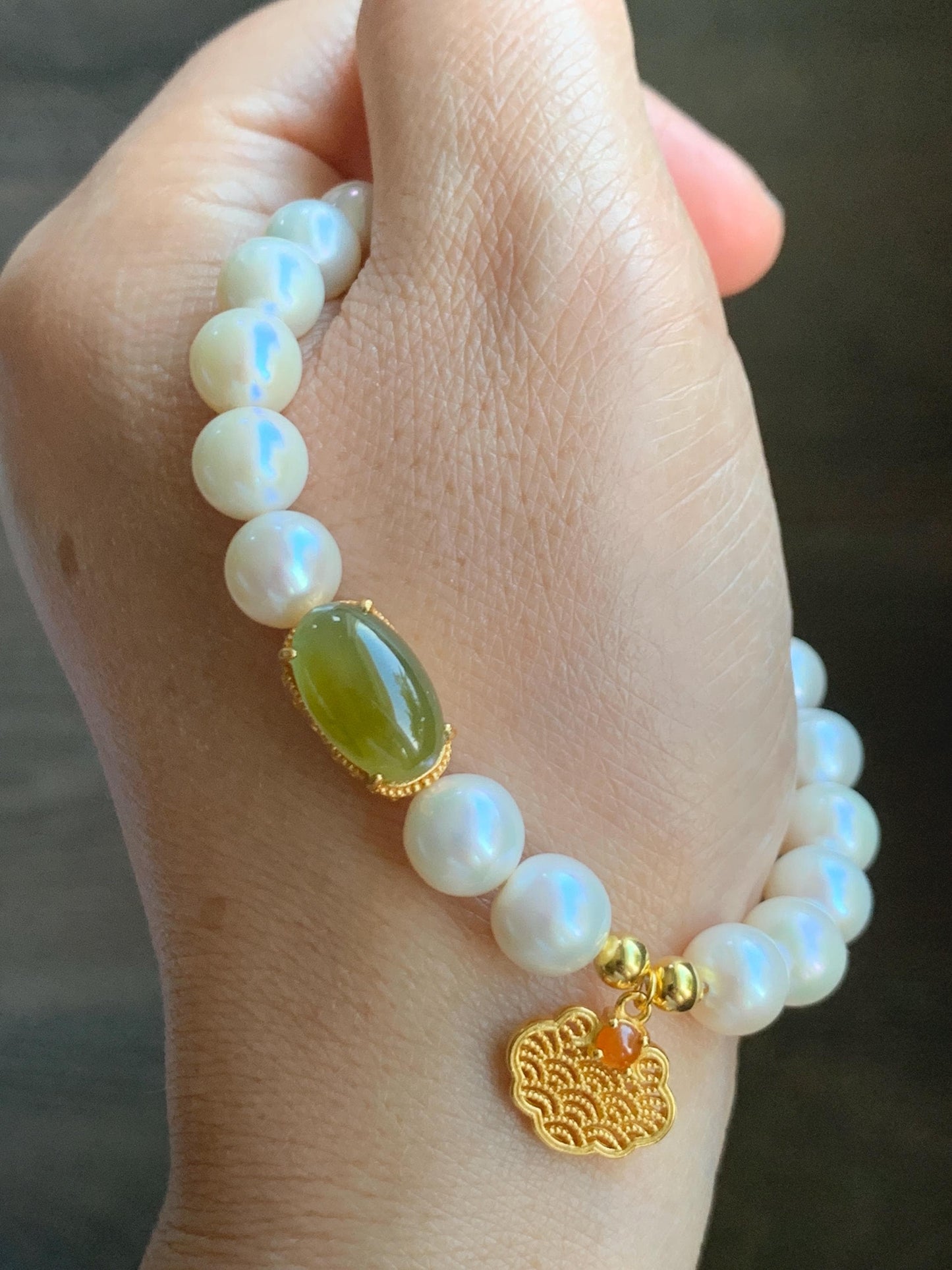 Natural Freshwater All-Nacre Pearls Grade A Icy Translucent Olive Green Jadeite Beaded Bracelet Sterling Silver 7" 天然淡水无核珍珠冰茶黄翡翠手串 WHZ679