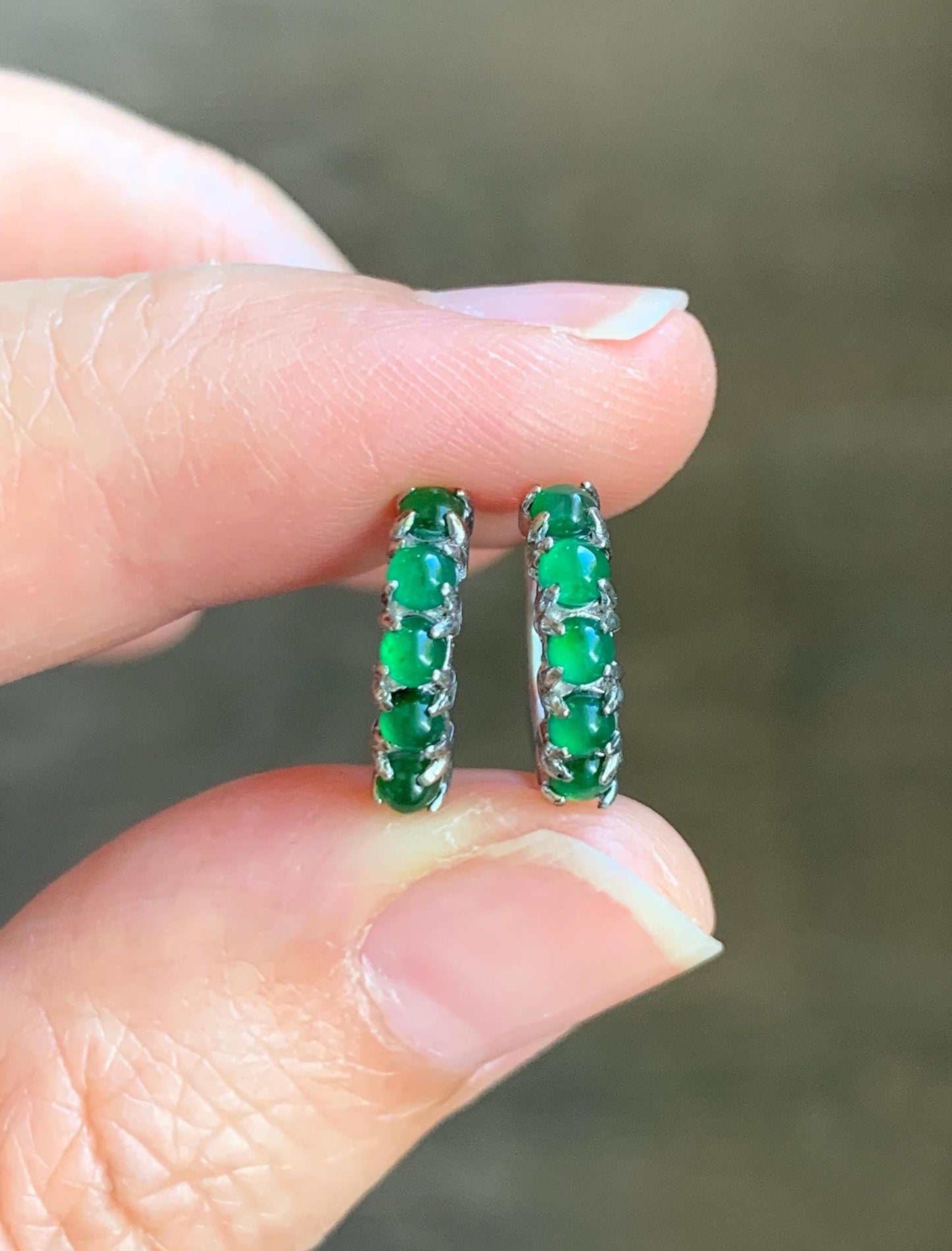Natural Guatemalan Grade A Icy Highly Translucent Vibrant Green Jade Jadeite Hoop Huggie Earrings Sterling Silver 天然冰危绿起光翡翠银镶耳包 LEB180