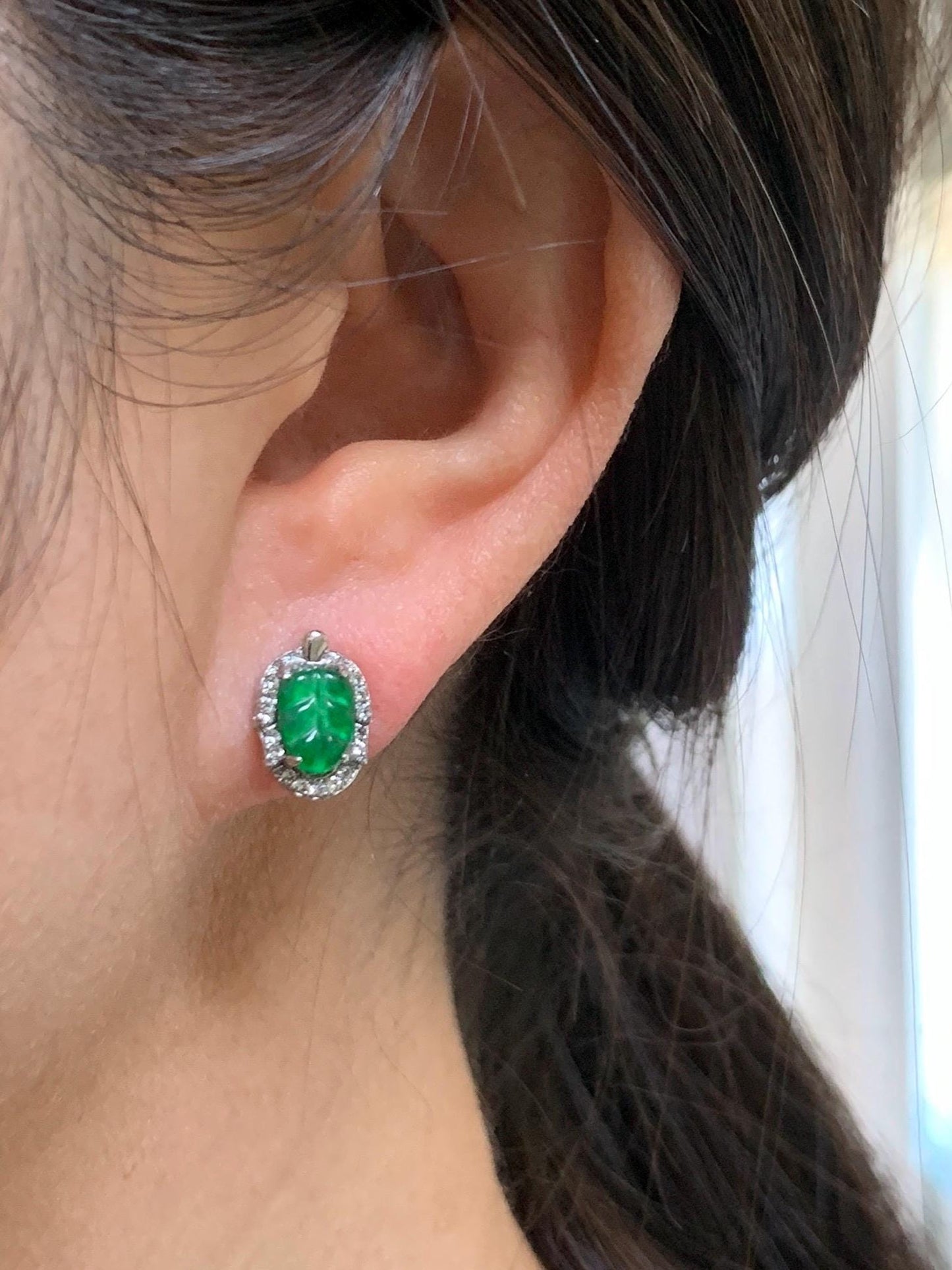 Natural Guatemalan Grade A Icy Translucent Vibrant Green Jade Jadeite Petite Leaf Stud Earrings Sterling Silver 天然冰危绿翡翠迷你叶子镶嵌耳钉 XWY66A