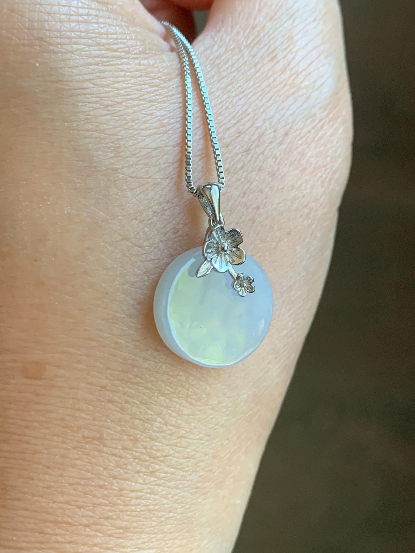Natural Grade A Icy Translucent Jade Jadeite Small Disc Round Wu Shi Pai Pendant Sterling Silver Cherry Blossom Bail 3g 天然白冰淡紫底翡翠无事牌吊坠 YWS65
