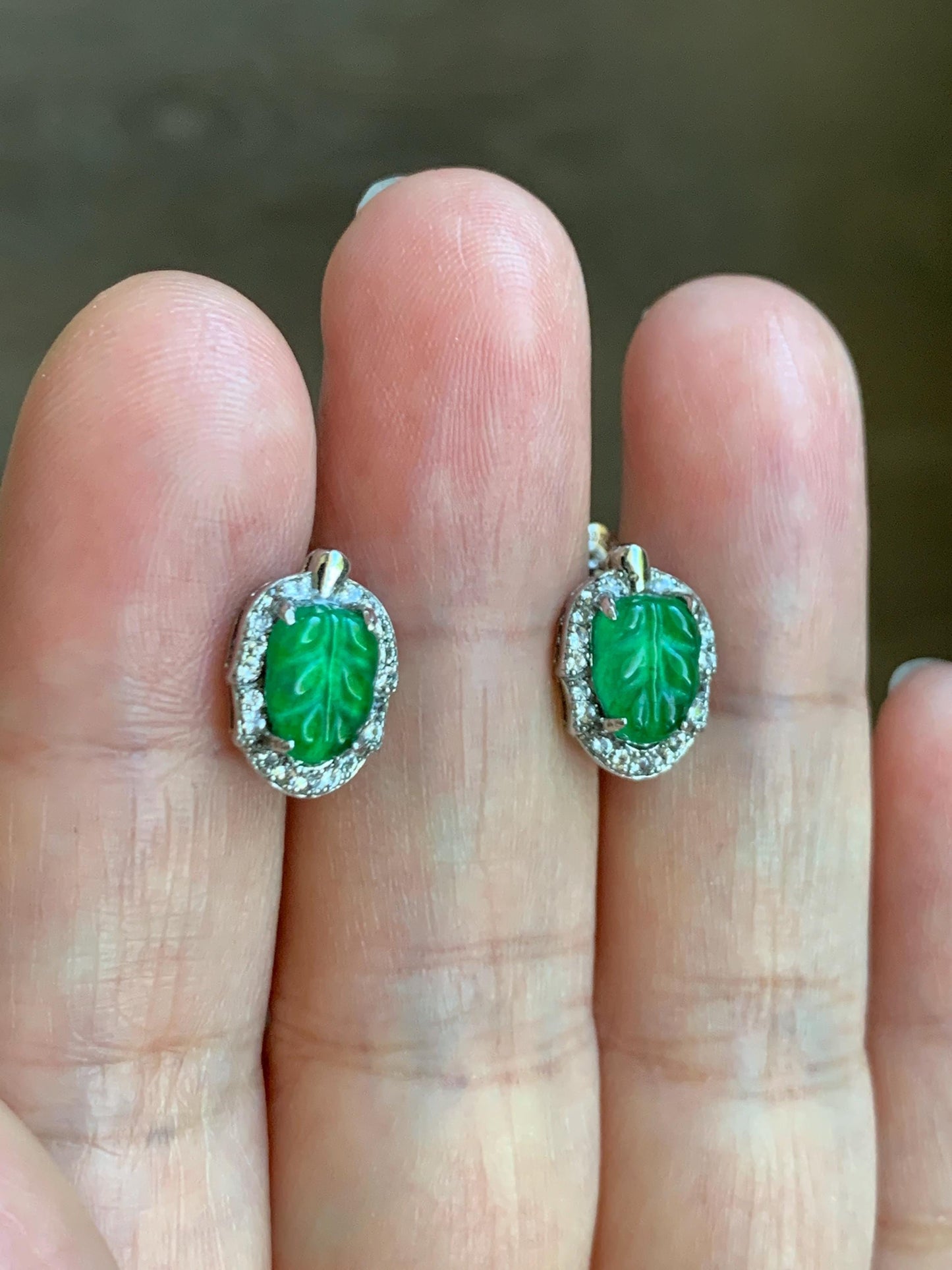 Natural Guatemalan Grade A Icy Translucent Vibrant Green Jade Jadeite Petite Leaf Stud Earrings Sterling Silver 天然冰危绿翡翠迷你叶子镶嵌耳钉 XWY66A