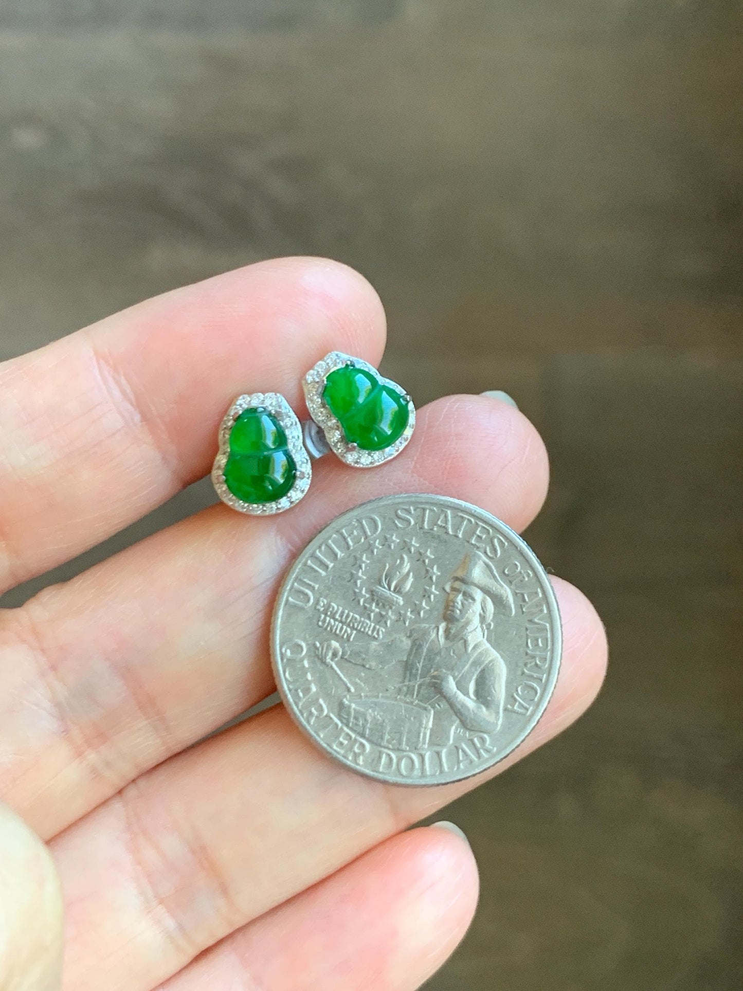Natural Guatemalan Grade A Icy Translucent Vibrant Green Jade Jadeite Gourd Hulu Stud Earrings Sterling Silver 天然冰危绿翡翠葫芦镶嵌耳钉 YLH96