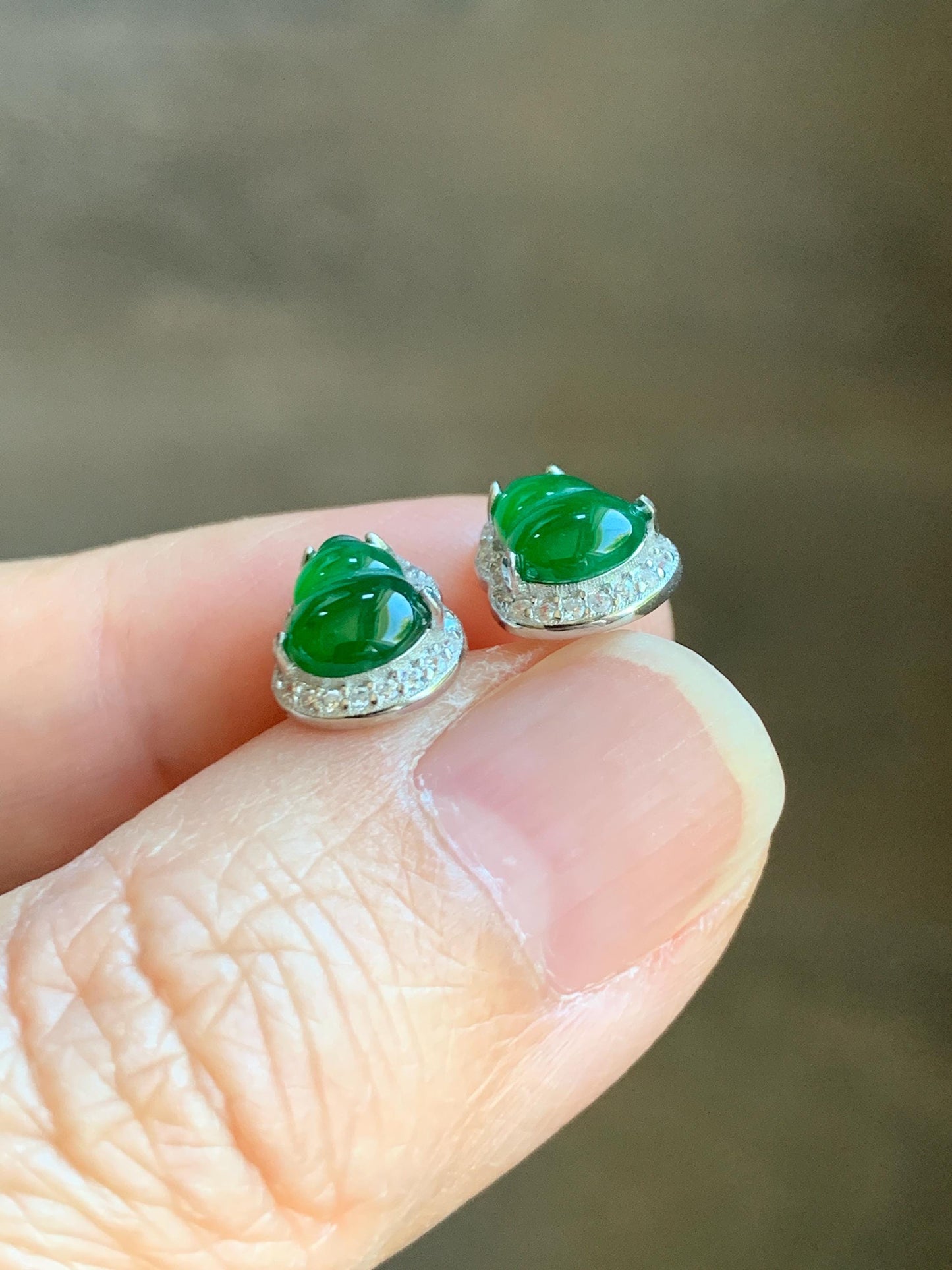 Natural Guatemalan Grade A Icy Translucent Vibrant Green Jade Jadeite Gourd Hulu Stud Earrings Sterling Silver 天然冰危绿翡翠葫芦镶嵌耳钉 YLH96
