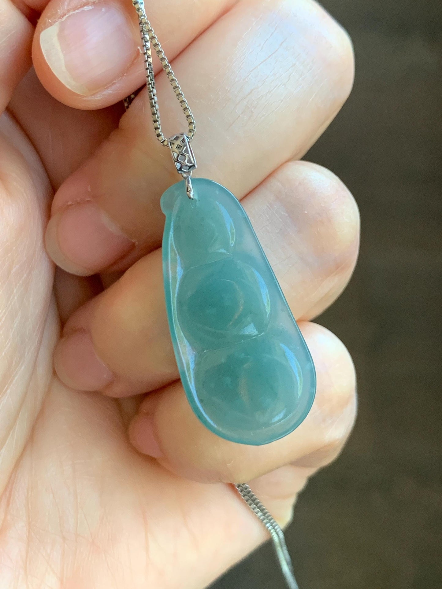 Natural Grade A Guatemalan Icy Translucent Dark Teal Blue Jade Jadeite Carved Peapod Pendant 18K White Gold 5g 天然冰危深蓝翡翠福豆镶嵌吊坠 WDD110B