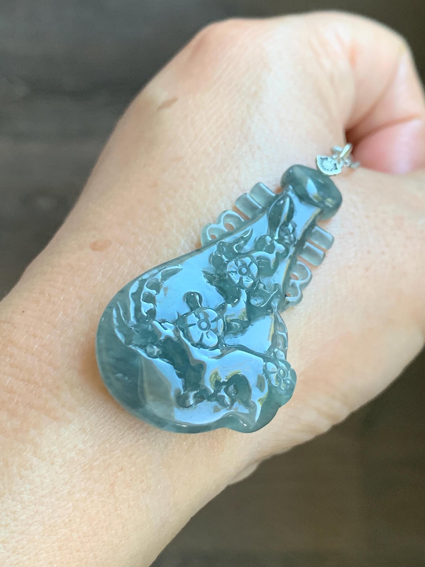 Natural Grade A Guatemalan Icy Translucent Wuji Jade Jadeite Lute Pipa & Cherry Blossom Pendant Sterling Silver 9g 天然冰危乌鸡翡翠知音梅花枝吊坠 WWU138