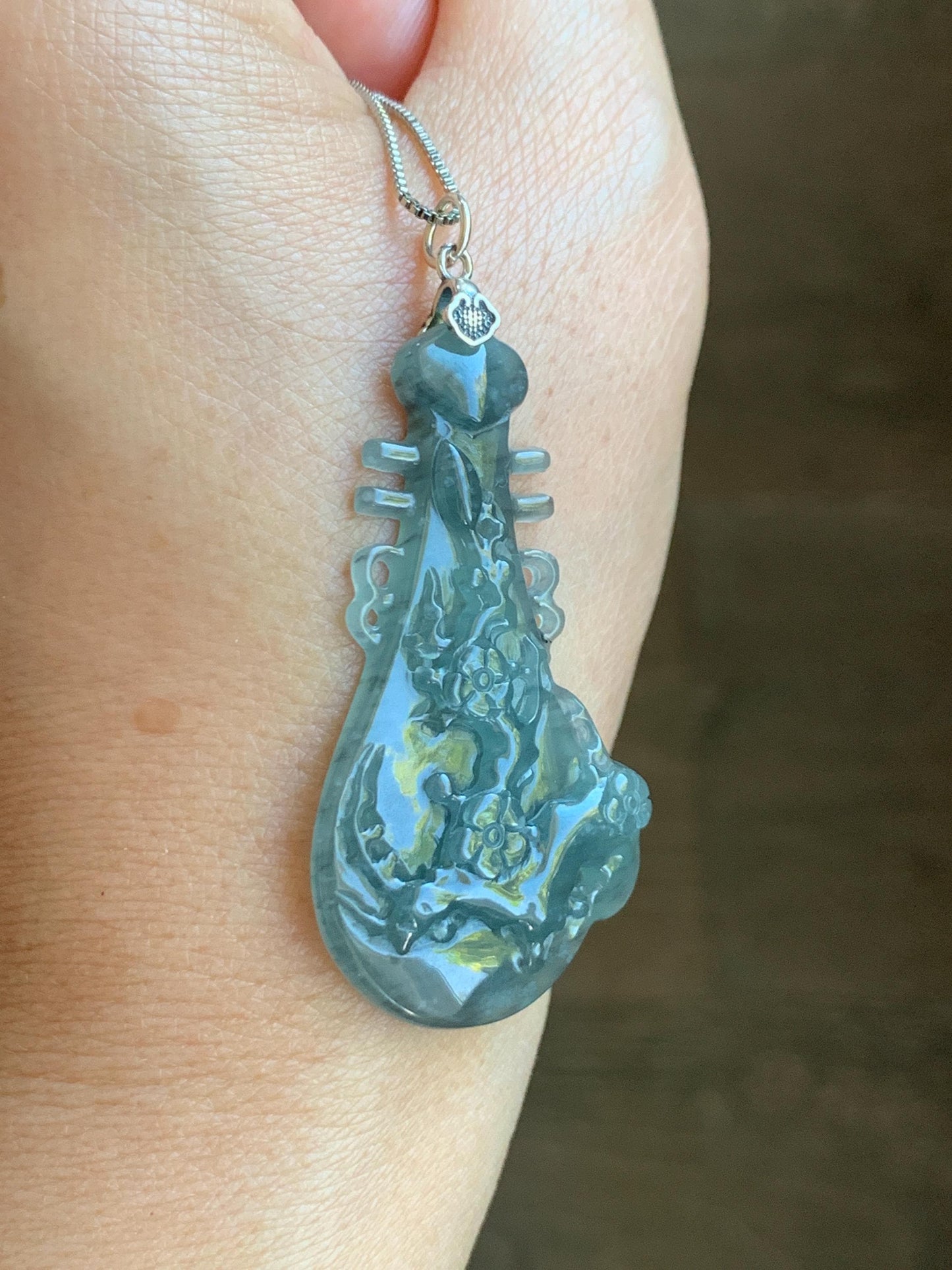 Natural Grade A Guatemalan Icy Translucent Wuji Jade Jadeite Lute Pipa & Cherry Blossom Pendant Sterling Silver 9g 天然冰危乌鸡翡翠知音梅花枝吊坠 WWU138