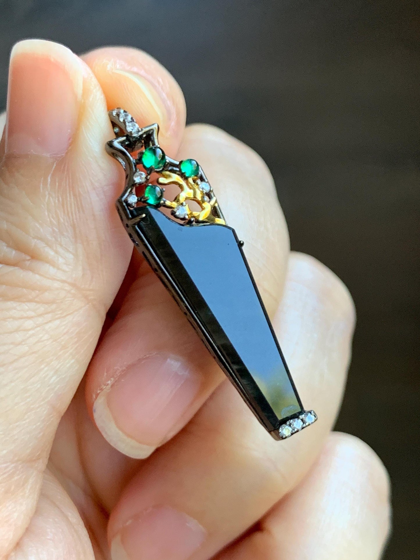 Natural Grade A Guatemalan Icy Highly Translucent Wuji Jadeite Wu Shi Pai Vase Pendant Sterling Silver 3g 天然冰胶危乌鸡翡翠无事牌镶嵌花瓶吊坠 WJP180