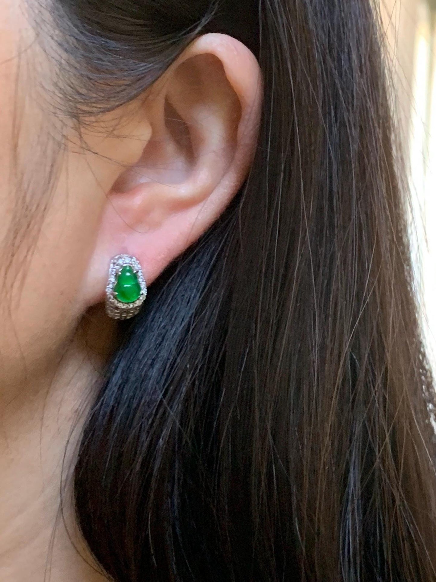 Natural Grade A Guatemalan Icy Translucent Vibrant Green Jade Jadeite Gourd Hulu Huggie Hoop Earrings Sterling Silver 天然冰危绿翡翠葫芦银镶耳包 DHL110