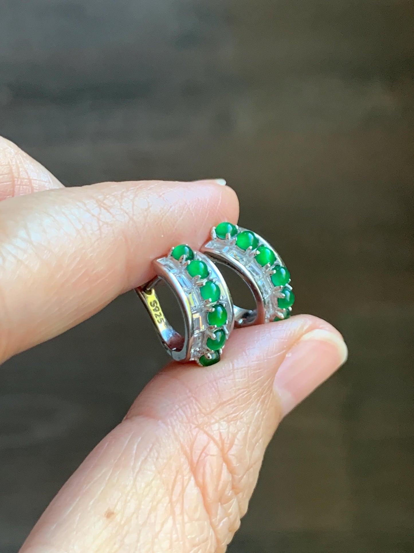 Natural Guatemalan Grade A Icy Highly Translucent Vibrant Green Jade Jadeite Hoop Huggie Earrings Sterling Silver 天然冰危绿起光翡翠银镶耳包 WLEB77