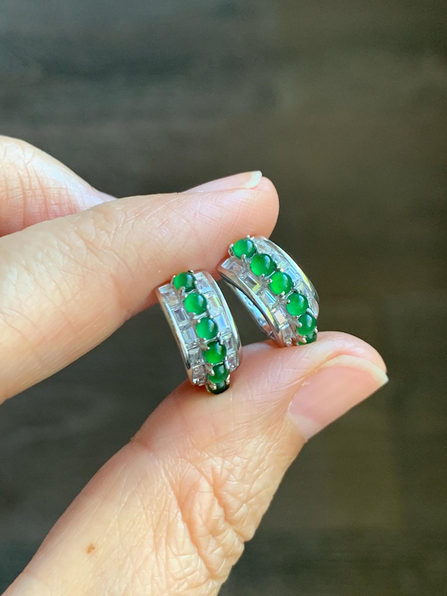 Natural Guatemalan Grade A Icy Highly Translucent Vibrant Green Jade Jadeite Hoop Huggie Earrings Sterling Silver 天然冰危绿起光翡翠银镶耳包 WLEB77