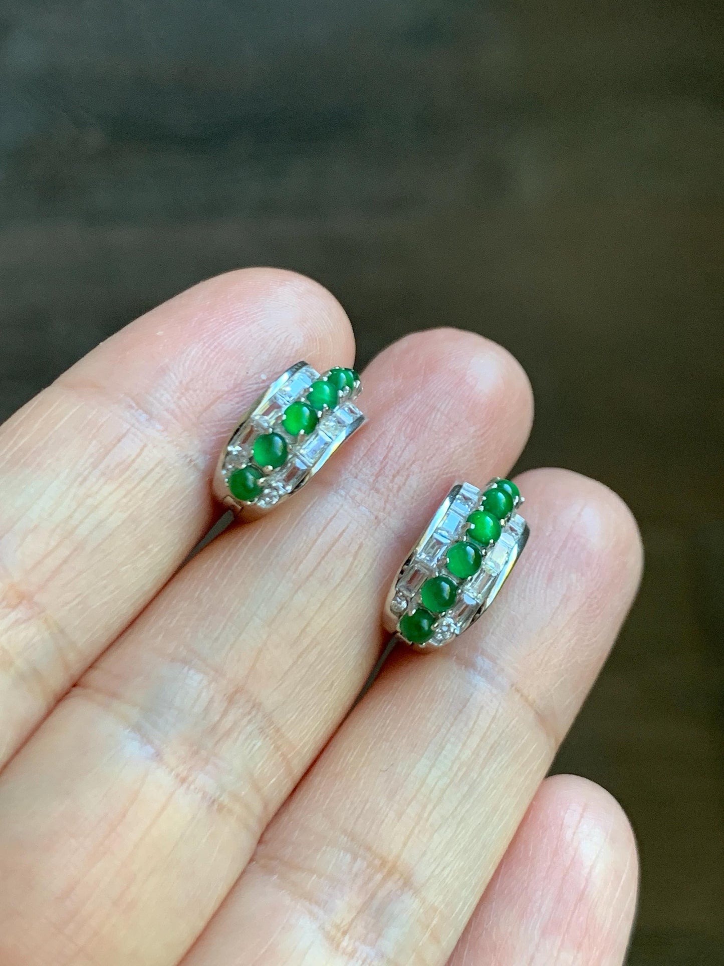 Natural Guatemalan Grade A Icy Highly Translucent Vibrant Green Jade Jadeite Hoop Huggie Earrings Sterling Silver 天然冰危绿起光翡翠银镶耳包 WLEB77