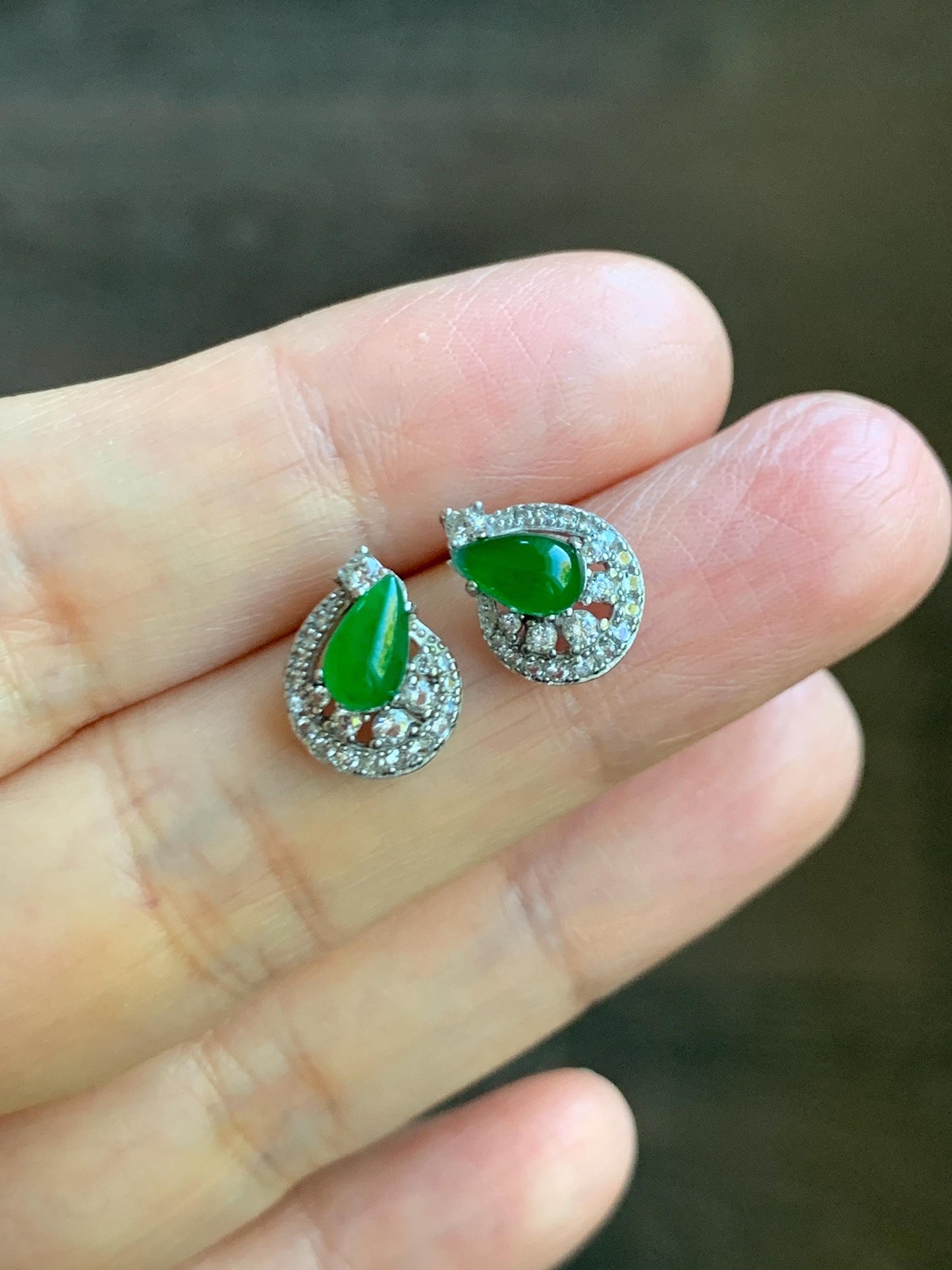 Natural Guatemalan Grade A Icy Translucent Vibrant Green Jade Jadeite Teardrop Stud Earrings Sterling Silver 天然冰危绿翡翠水滴蛋面镶嵌耳钉 LSD77