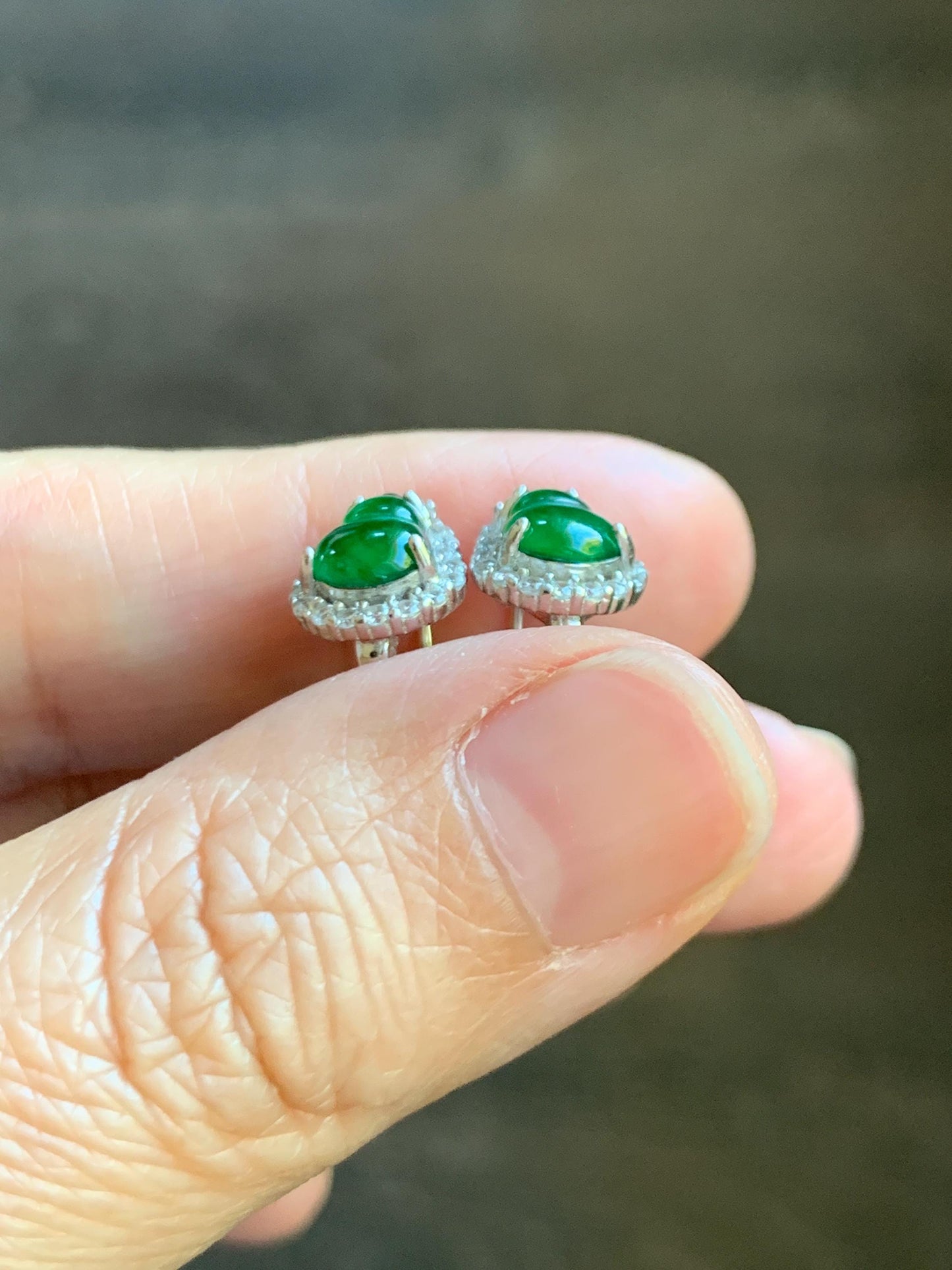 Natural Grade A Guatemalan Icy Translucent Vibrant Green Jade Jadeite Gourd Hulu Huggie Hoop Earrings Sterling Silver 天然冰危绿翡翠葫芦银镶耳包 DHL99