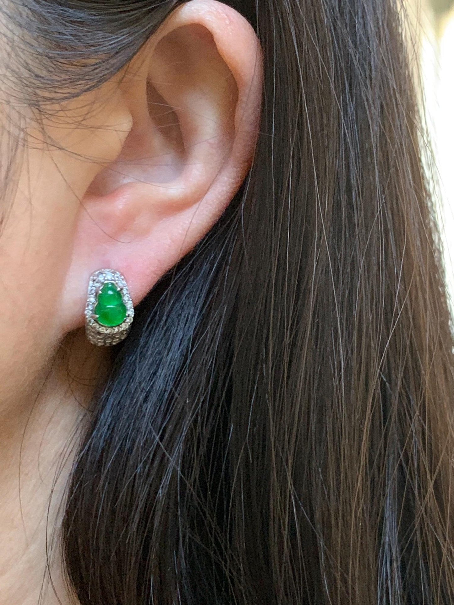 Natural Grade A Guatemalan Icy Translucent Vibrant Green Jade Jadeite Gourd Hulu Huggie Hoop Earrings Sterling Silver 天然冰危绿翡翠葫芦银镶耳包 DHL110