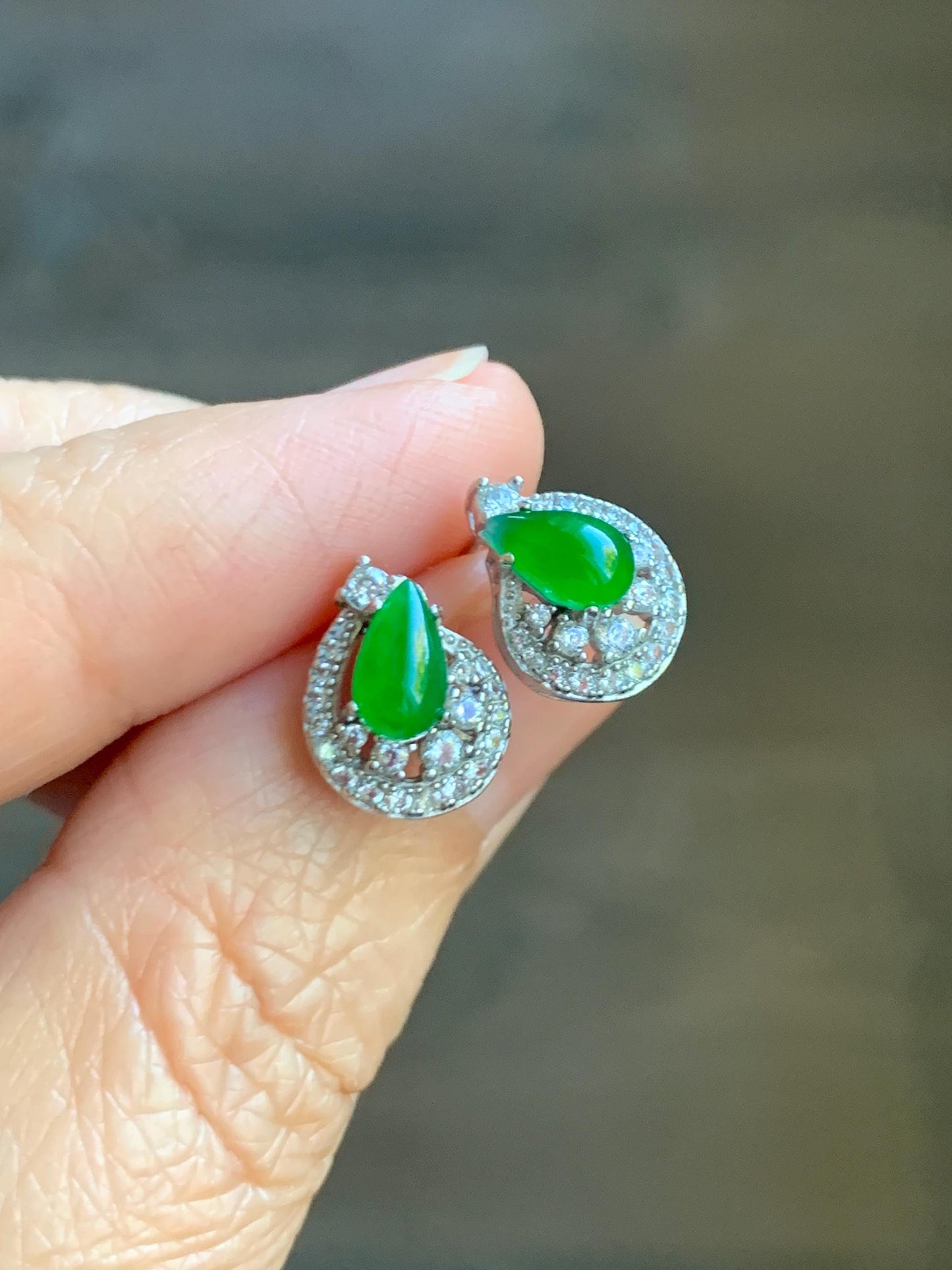 Natural Guatemalan Grade A Icy Translucent Vibrant Green Jade Jadeite Teardrop Stud Earrings Sterling Silver 天然冰危绿翡翠水滴蛋面镶嵌耳钉 LSD77