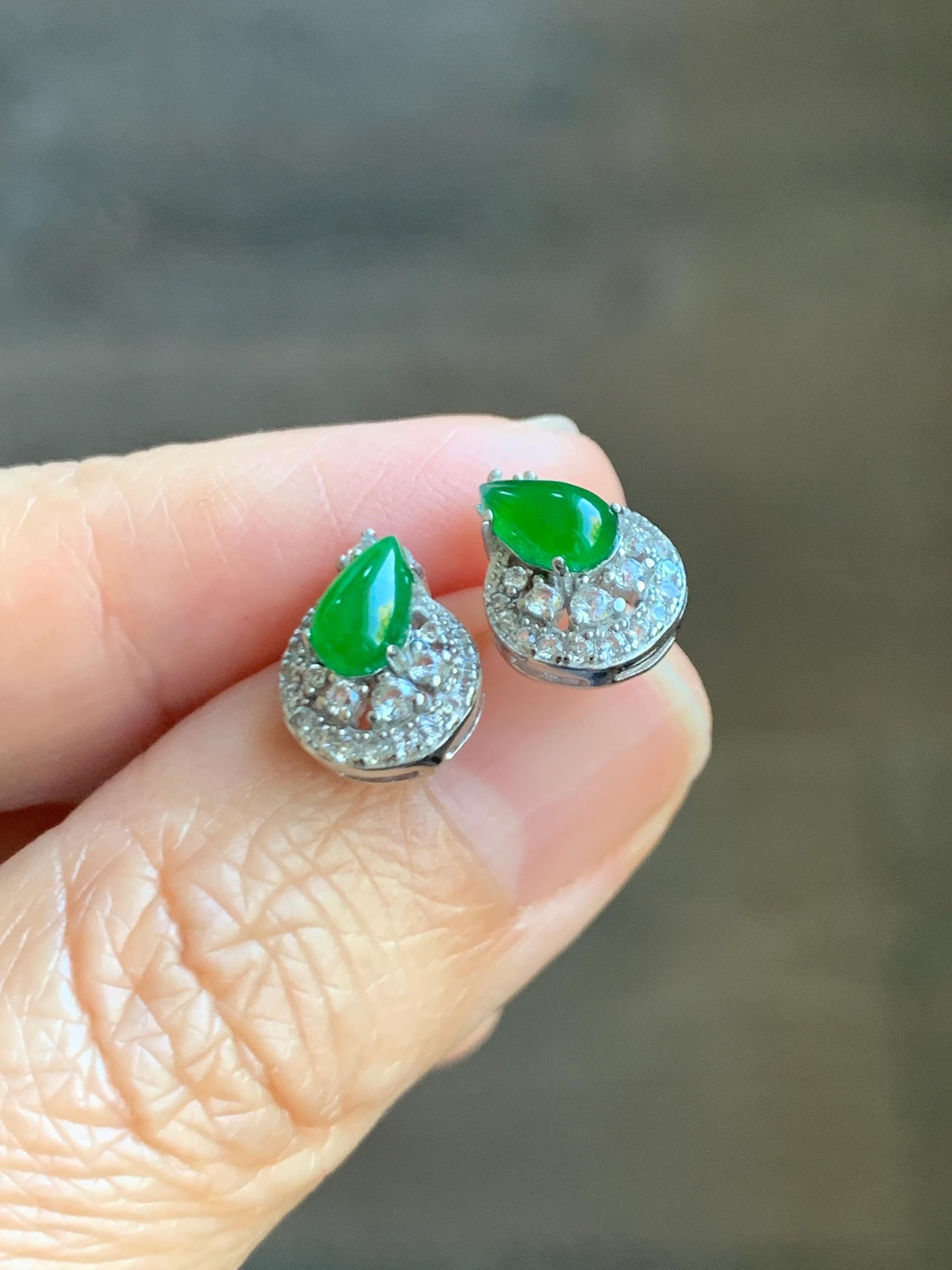 Natural Guatemalan Grade A Icy Translucent Vibrant Green Jade Jadeite Teardrop Stud Earrings Sterling Silver 天然冰危绿翡翠水滴蛋面镶嵌耳钉 LSD77