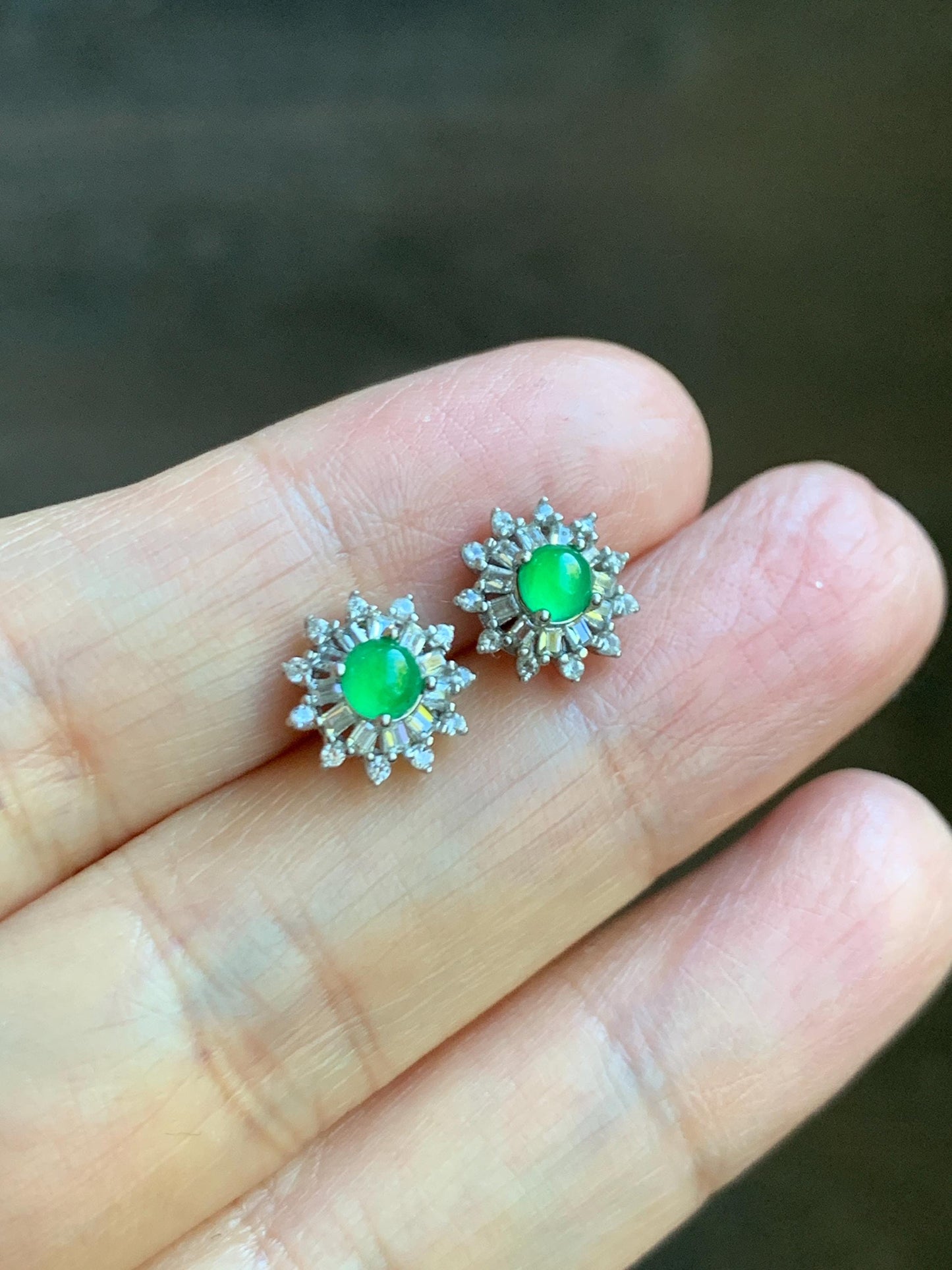 Natural Guatemalan Grade A Icy Translucent Vibrant Green Jade Jadeite Snowflake Stud Earrings Sterling Silver 天然冰危绿翡翠镶嵌雪花耳钉 WXH66