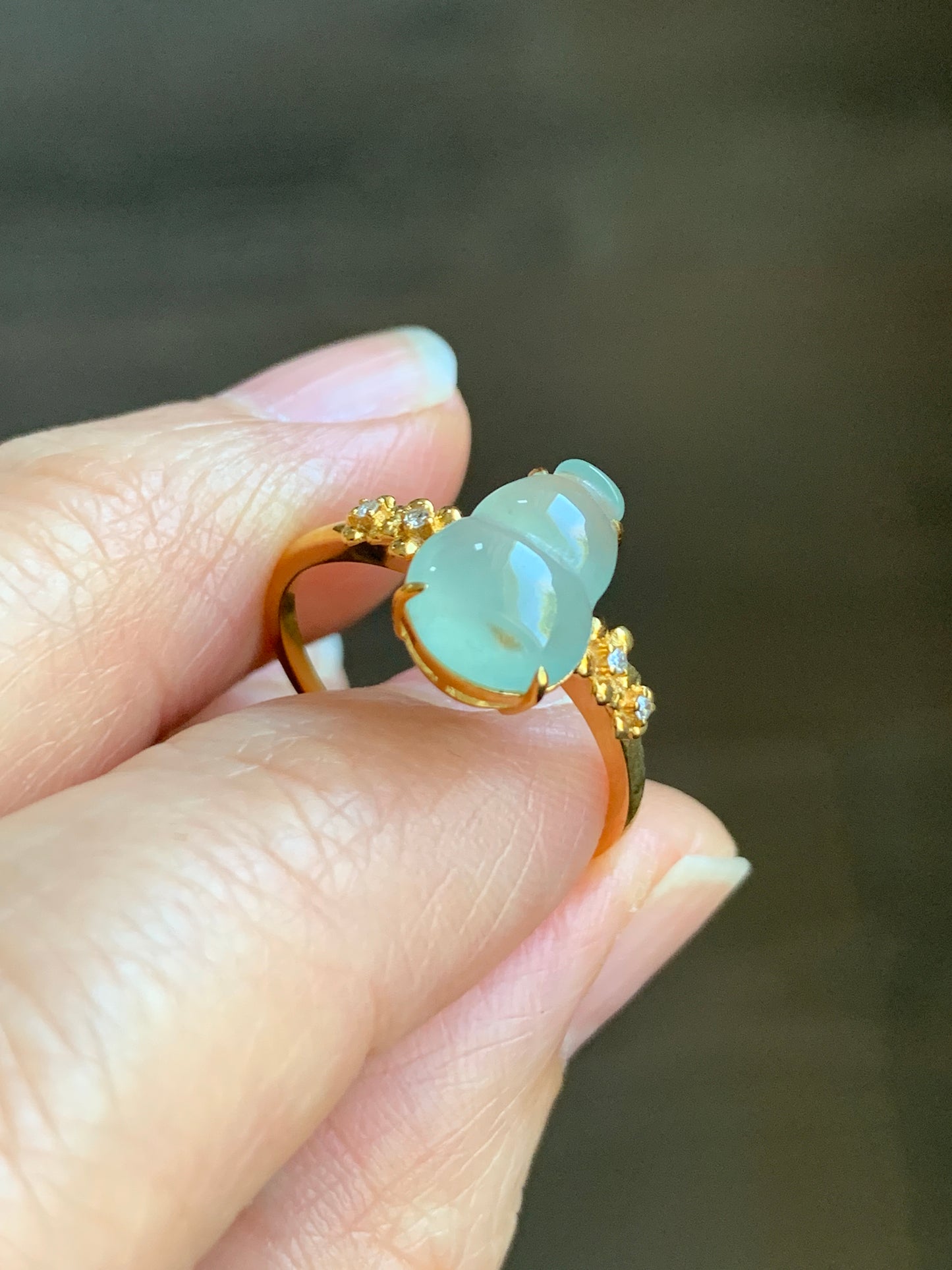 Certified Natural Grade A Premium Icy Translucent Light Green Jadeite Hulu Gourd Ring 18K Yellow Gold Diamonds Size 7 US 天然晴色翡翠葫芦钻石镶嵌戒指 7179