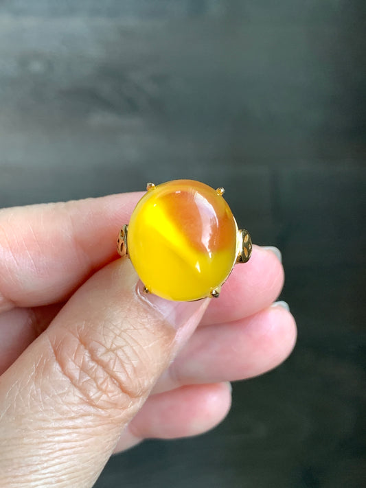 Natural Genuine Beewax Amber Large Oval Cabochon Sterling Silver Solitaire Ring Size 7 Adjustable 天然蜜蜡椭圆银镶戒指 MDD95-B