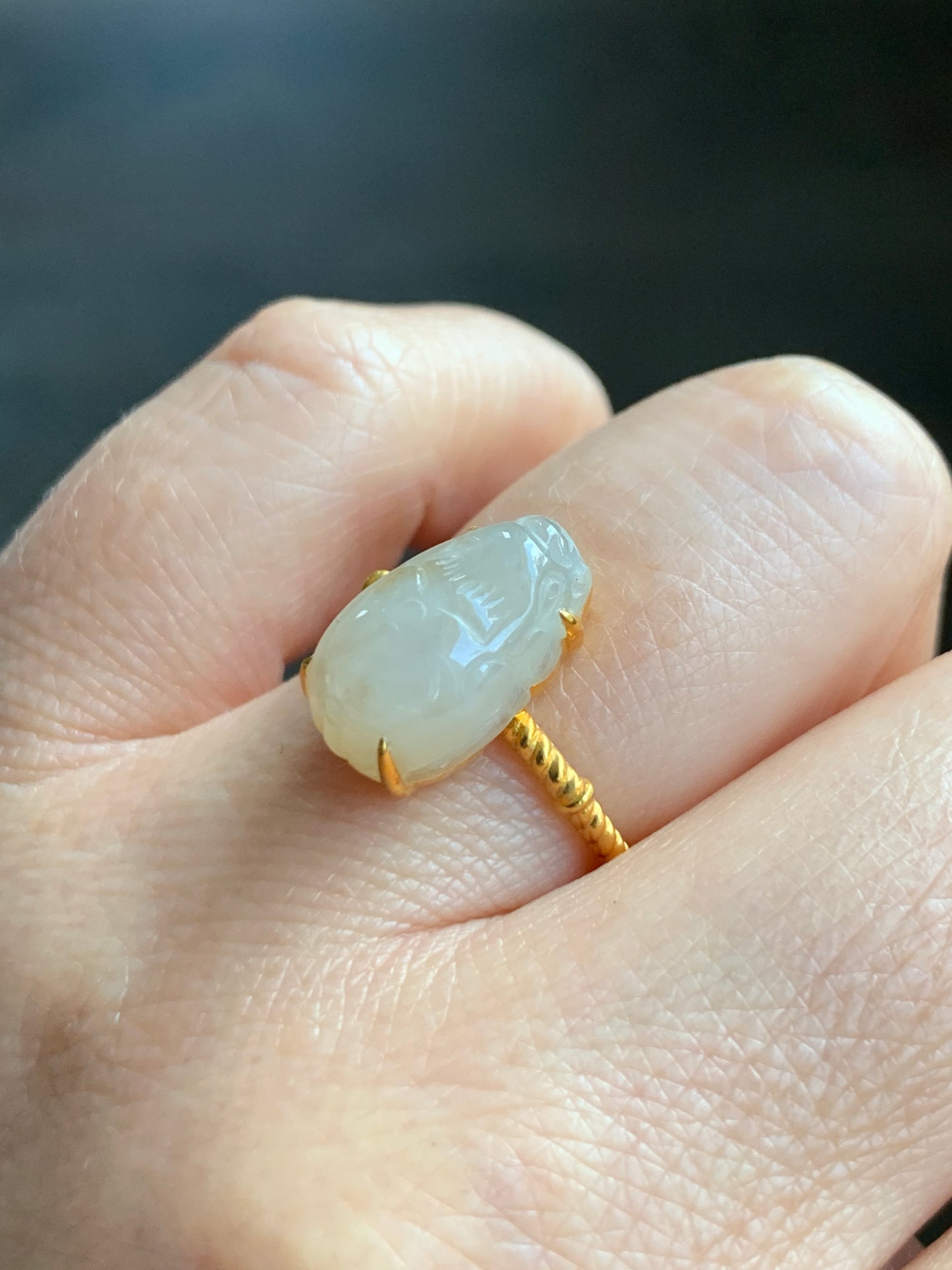 Certified Natural Grade A Icy Translucent Gelatinous Light Beige Jadeite Pixiu Ring Size 7 18K Yellow Gold 3.55g 天然冰胶雪梨黄翡翠貔貅镶嵌戒指 7063