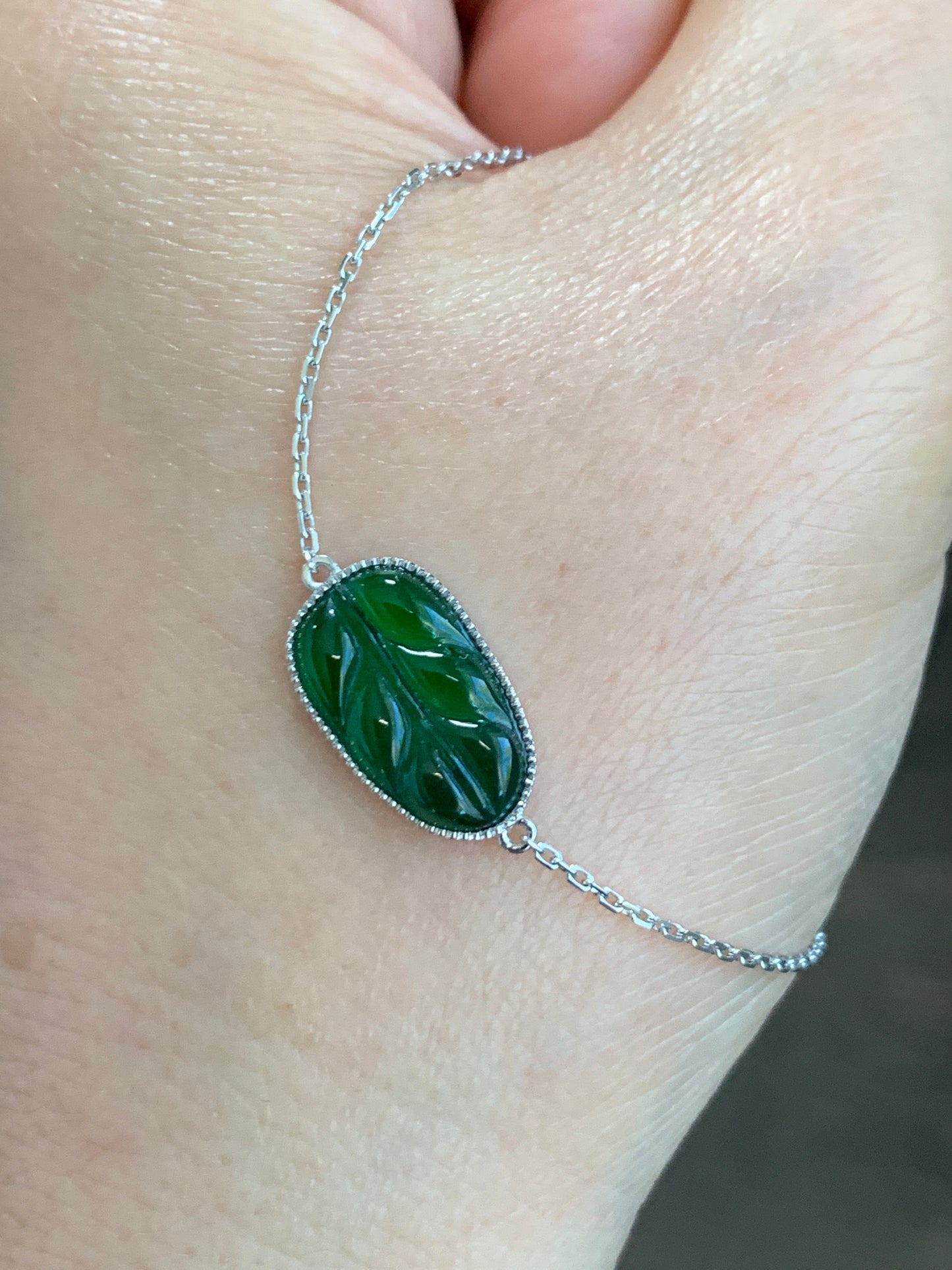 Certified Natural Grade A Guatemalan Intense Green Jade Jadeite Carved Leaf Bracelet 18K White Gold Adjustable 6-6.75” 2.15g 天然冰危绿翡翠叶子镶嵌手链