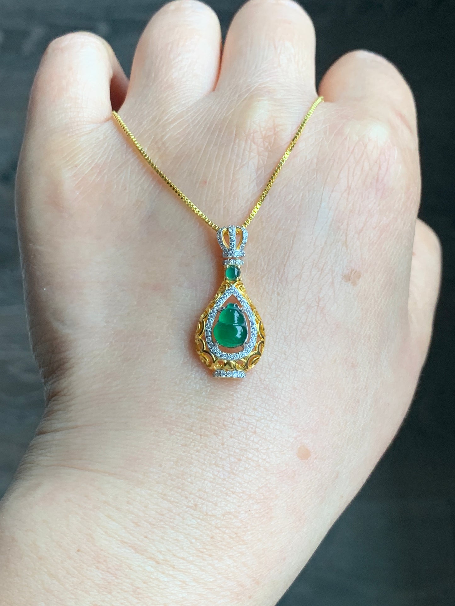 Natural Guatemalan Premium Vibrant Green Jadeite Hulu Gourd Pendant S925 Silver Yellow Gold Finish 天然老种高危冰绿翡翠葫芦镶嵌吊坠