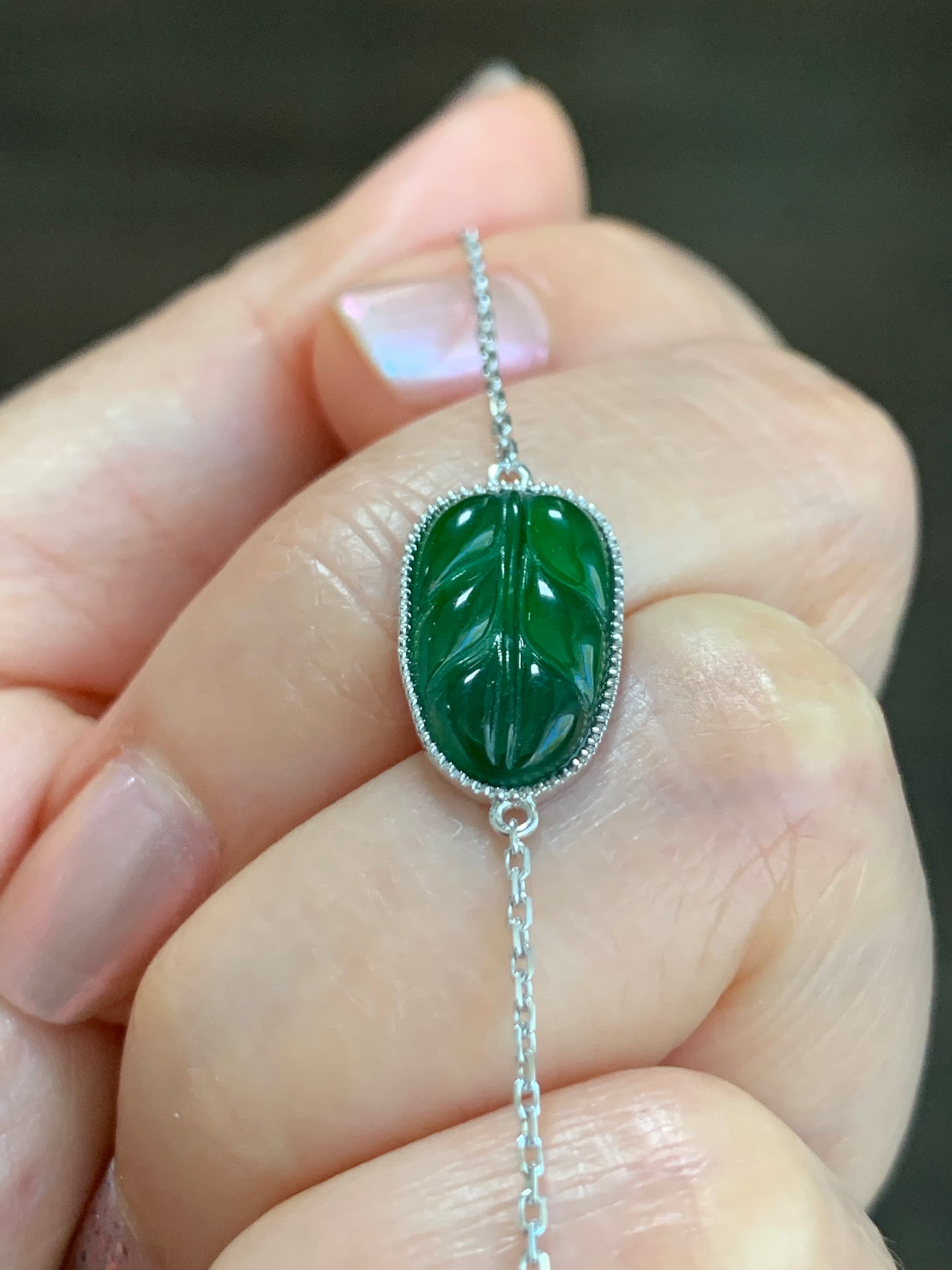 Certified Natural Grade A Guatemalan Intense Green Jade Jadeite Carved Leaf Bracelet 18K White Gold Adjustable 6-6.75” 2.15g 天然冰危绿翡翠叶子镶嵌手链