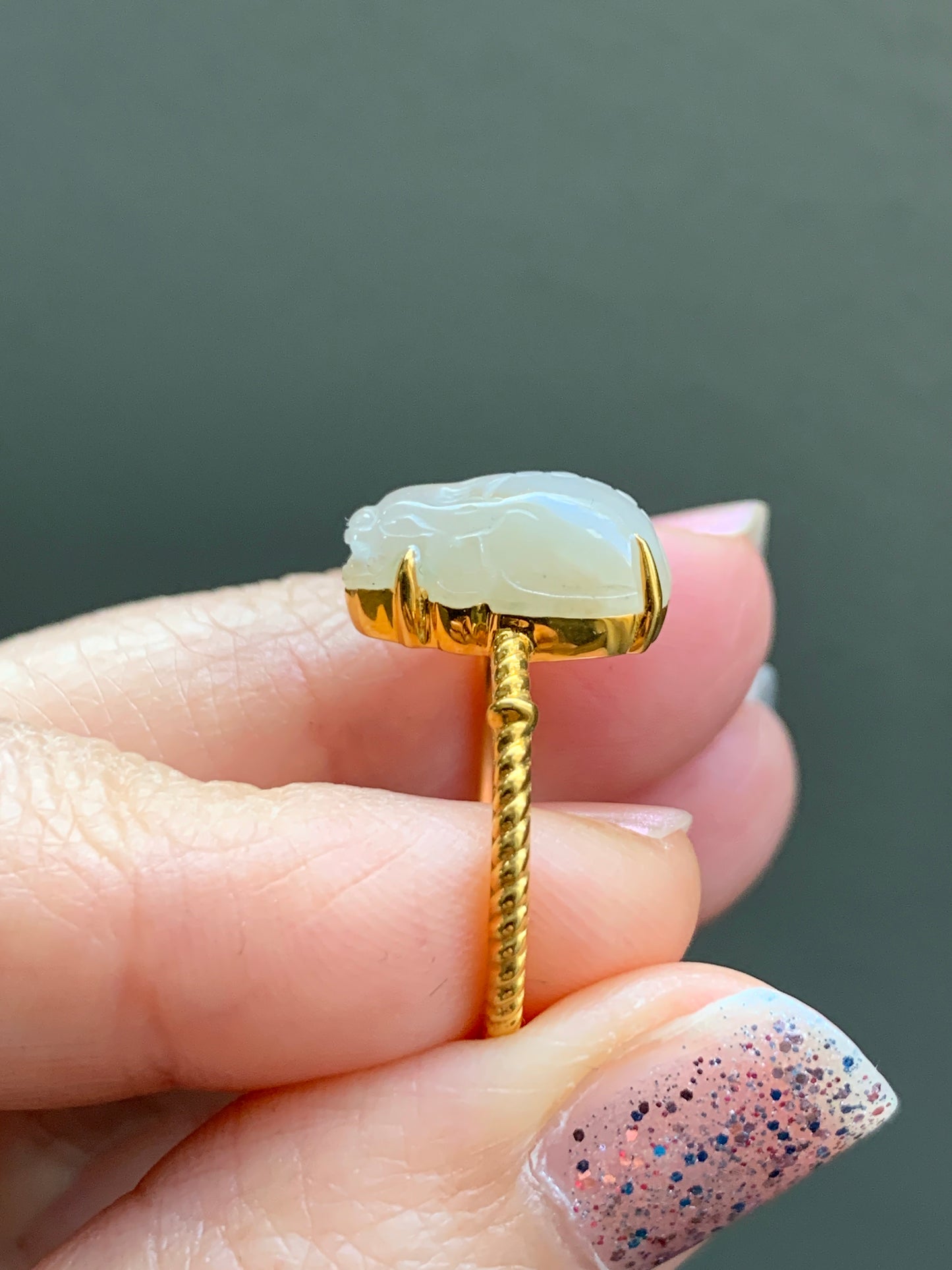 Certified Natural Grade A Icy Translucent Gelatinous Light Beige Jadeite Pixiu Ring Size 7 18K Yellow Gold 3.55g 天然冰胶雪梨黄翡翠貔貅镶嵌戒指 7063
