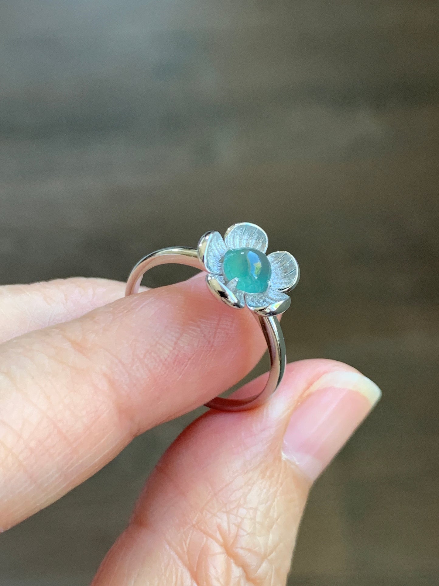 Certified Natural  Icy Translucent Teal Green Jadeite Cherry Blossom Design Ring 18K White Gold size 7 天然冰湖水绿翡翠梅花白金镶嵌戒指