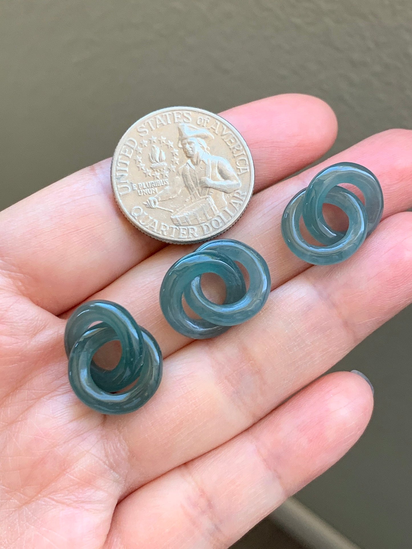 Natural Grade A Guatemalan Jadeite Carved Interlocking Rings Sets Loose Stones
