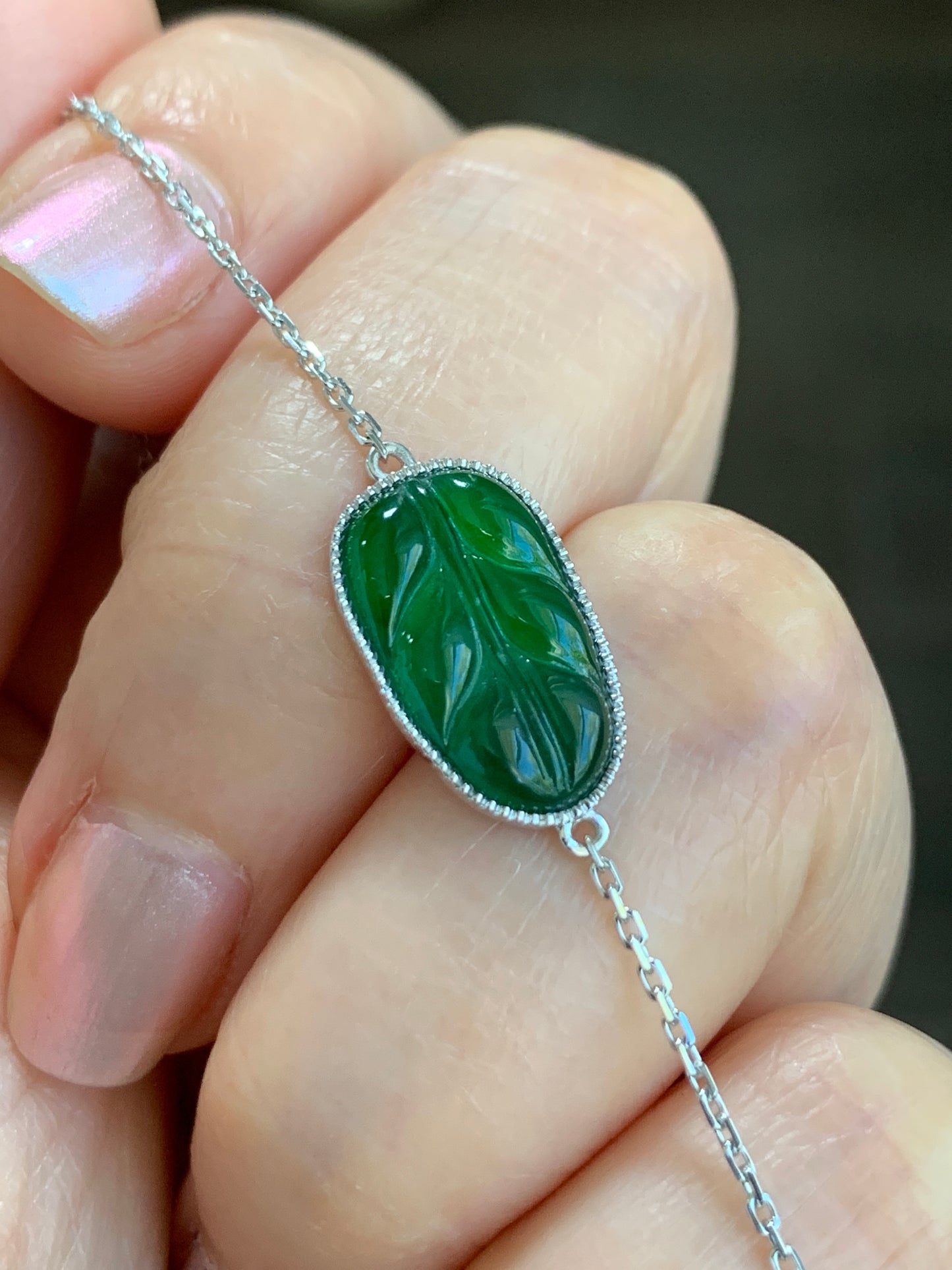 Certified Natural Grade A Guatemalan Intense Green Jade Jadeite Carved Leaf Bracelet 18K White Gold Adjustable 6-6.75” 2.15g 天然冰危绿翡翠叶子镶嵌手链