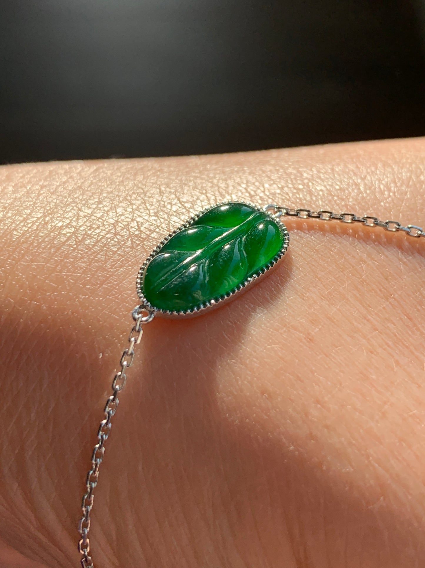 Certified Natural Grade A Guatemalan Intense Green Jade Jadeite Carved Leaf Bracelet 18K White Gold Adjustable 6-6.75” 2.15g 天然冰危绿翡翠叶子镶嵌手链