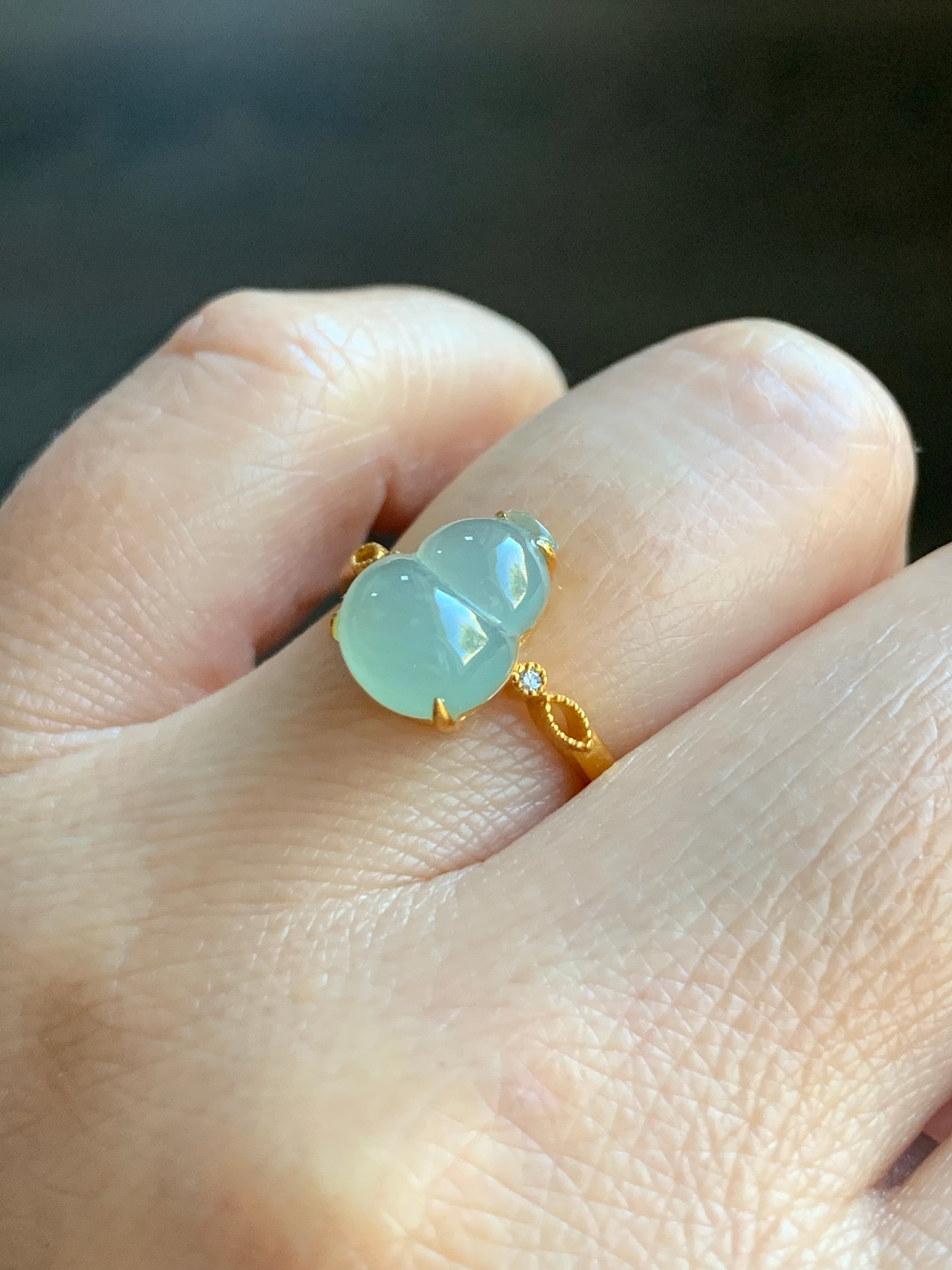 Certified Natural  Premium Light Green Jadeite Hulu Gourd Ring 18K Yellow Gold & Diamonds size 7 天然正冰晴底翡翠葫芦镶嵌钻石戒指