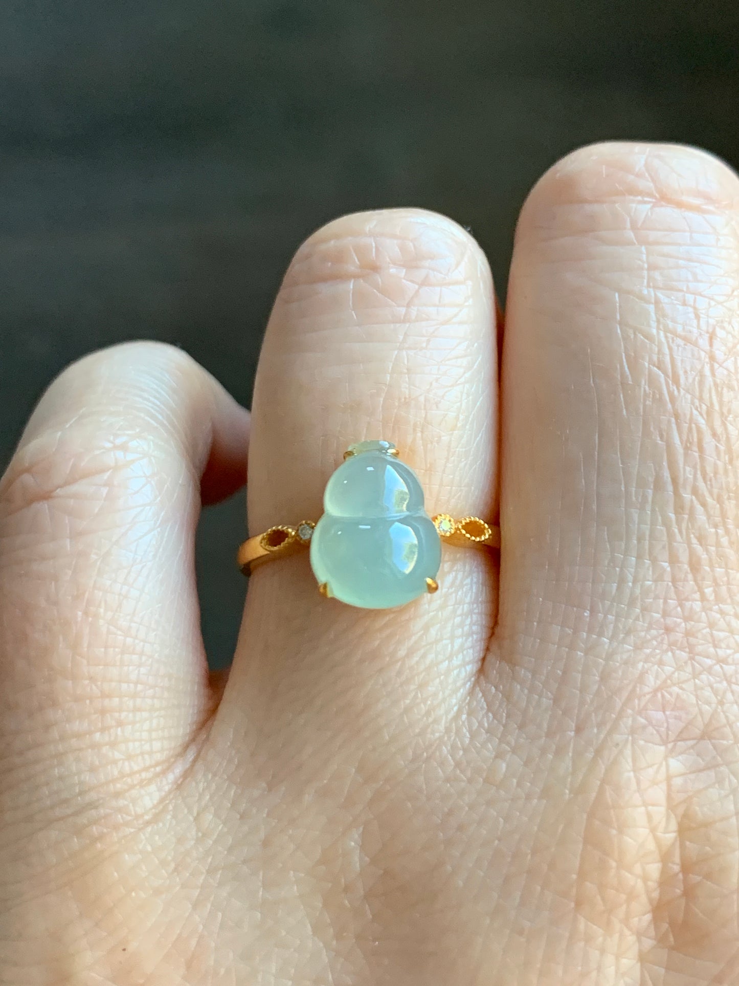 Certified Natural  Premium Light Green Jadeite Hulu Gourd Ring 18K Yellow Gold & Diamonds size 7 天然正冰晴底翡翠葫芦镶嵌钻石戒指