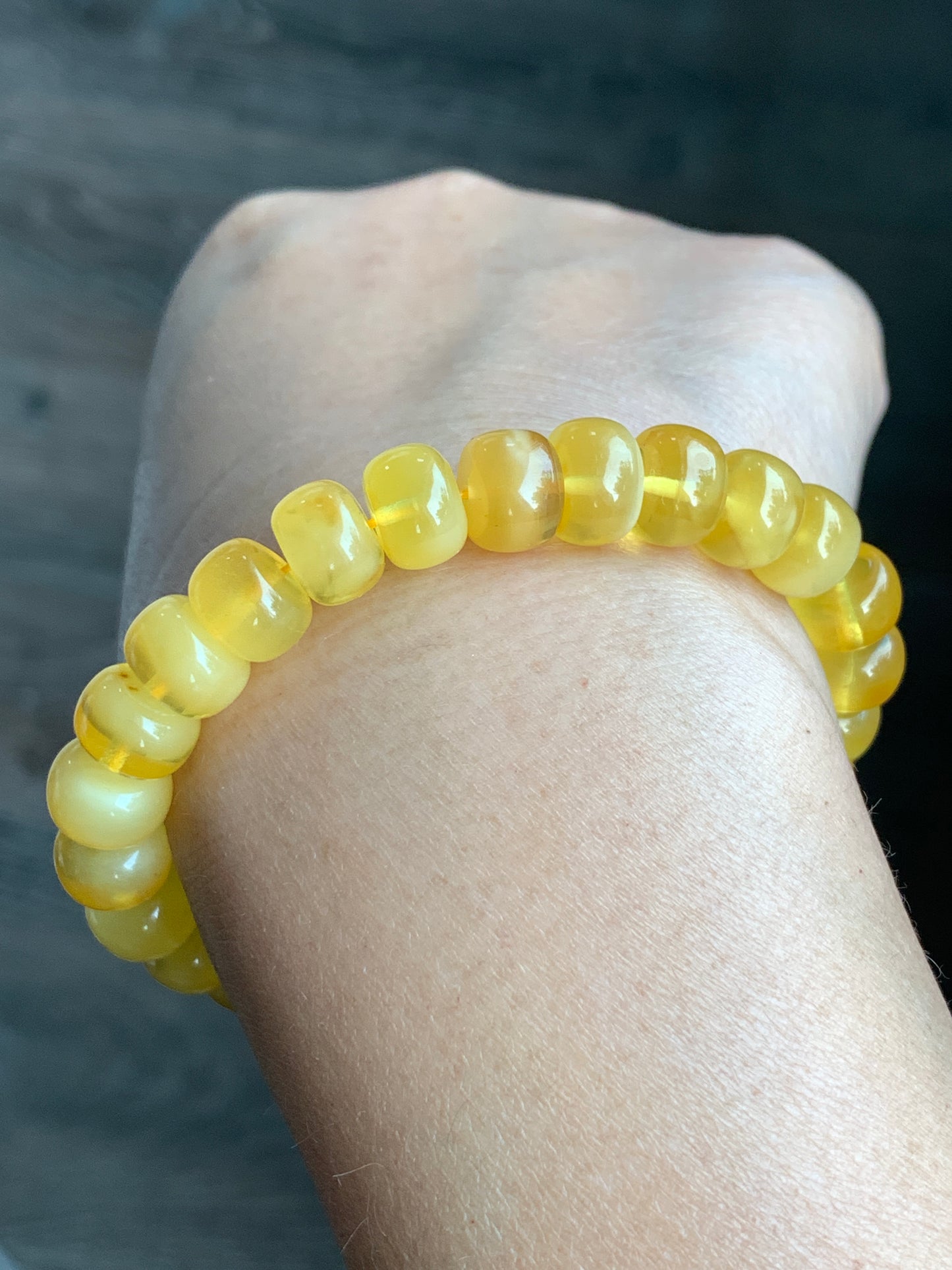 Natural Genuine Beewax Amber Large Retro Drum Beads Beaded Bracelet Stretchy 7” 11.6 grams 天然蜜蜡琥珀老型珠手串 LXZ220