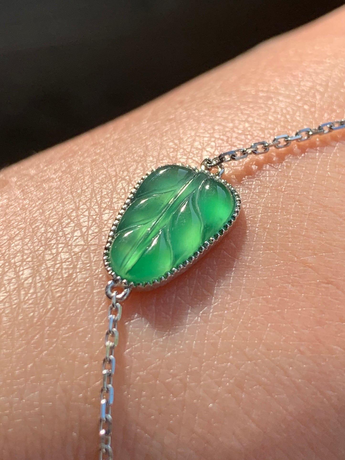 Certified Natural Grade A Guatemalan Green Jade Jadeite Carved Leaf Chain Bracelet 18K White Gold Adjustable 6-6.75” 1.81g 天然冰危绿翡翠叶子镶嵌手链