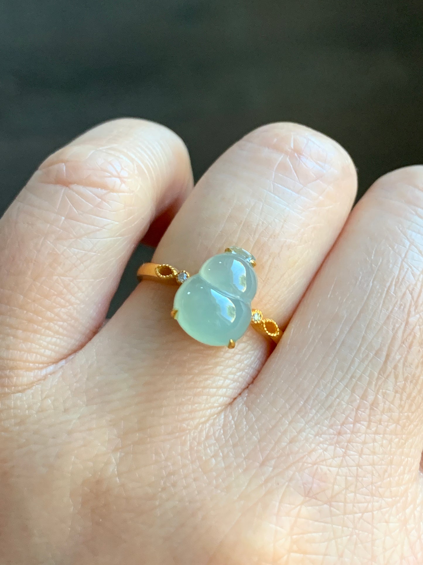 Certified Natural  Premium Light Green Jadeite Hulu Gourd Ring 18K Yellow Gold & Diamonds size 7 天然正冰晴底翡翠葫芦镶嵌钻石戒指