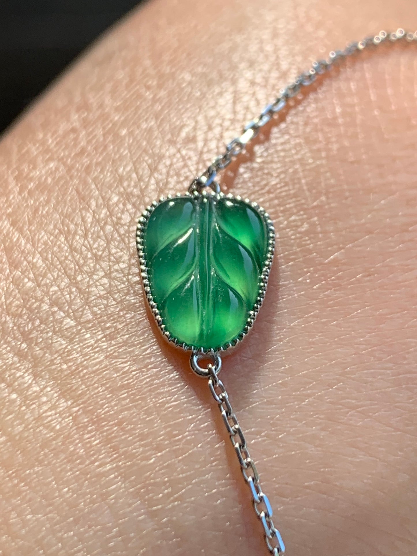 Certified Natural Grade A Guatemalan Green Jade Jadeite Carved Leaf Chain Bracelet 18K White Gold Adjustable 6-6.75” 1.81g 天然冰危绿翡翠叶子镶嵌手链