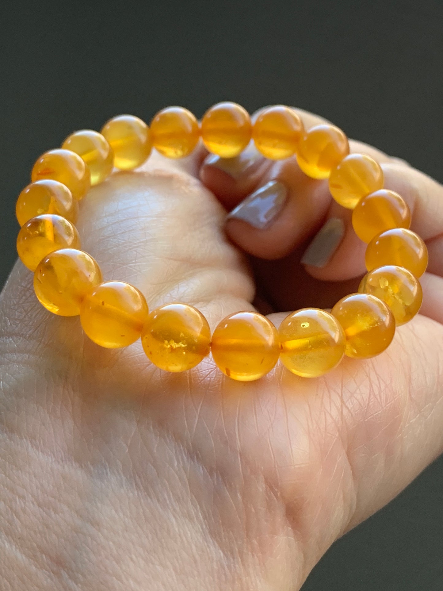 Natural Genuine Beewax Amber Large Beads Beaded Bracelet Stretchy 9mm 6” 8.2 grams 天然蜜蜡琥珀大卡老型珠手串 AMB925
